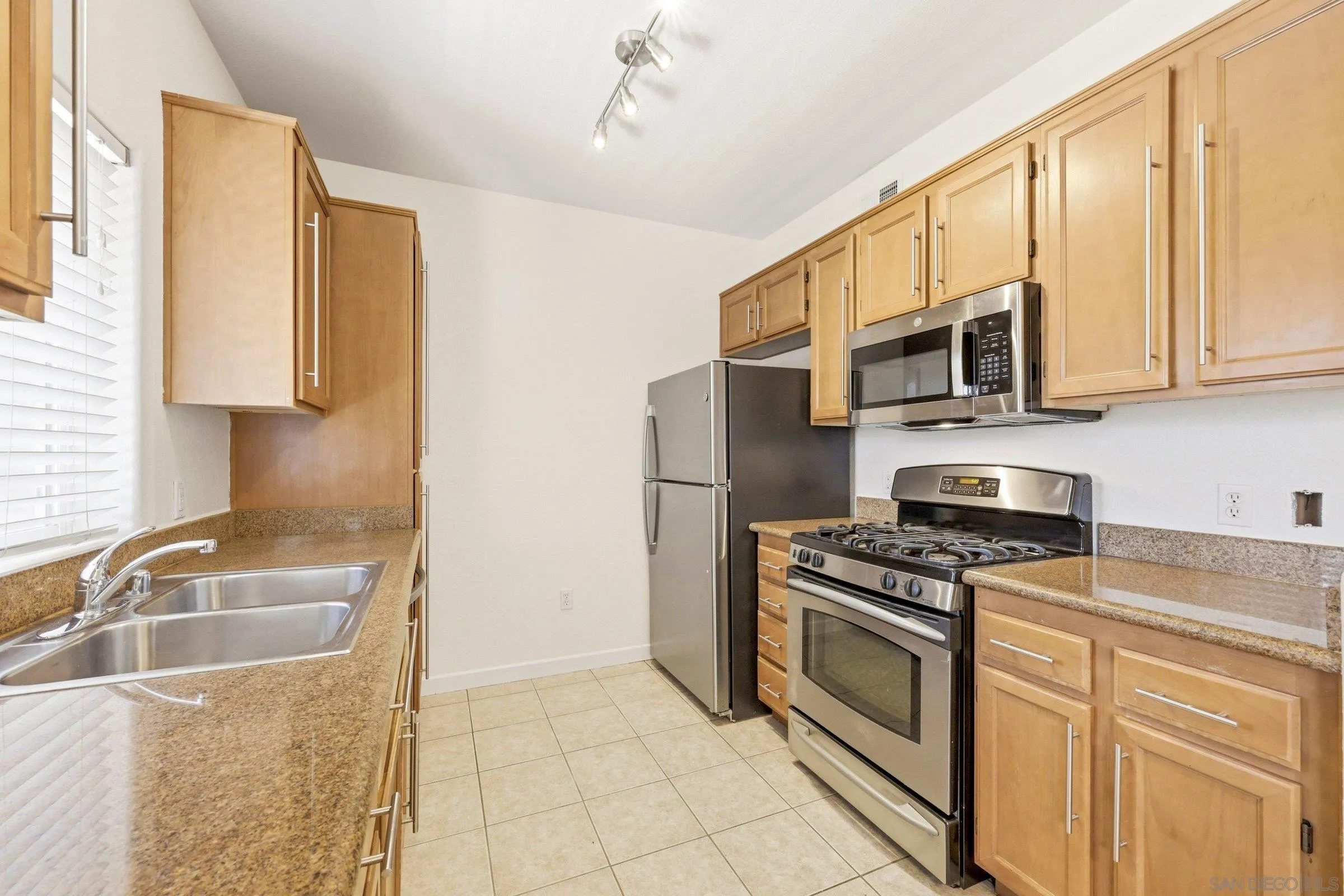 https://cdn.realtyfeed.com/cdn/127/260011208/eda20b7fe1c3a8f3d1515607a1cf7aaf.webp