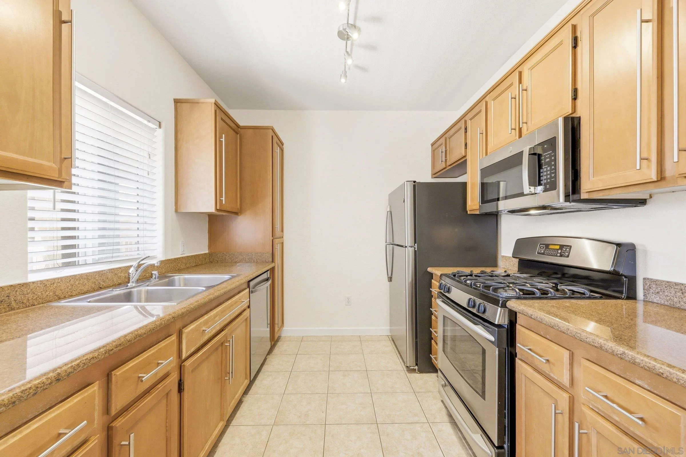 https://cdn.realtyfeed.com/cdn/127/260011208/eec0fd30037d40fcd08173cbc15724ac.webp
