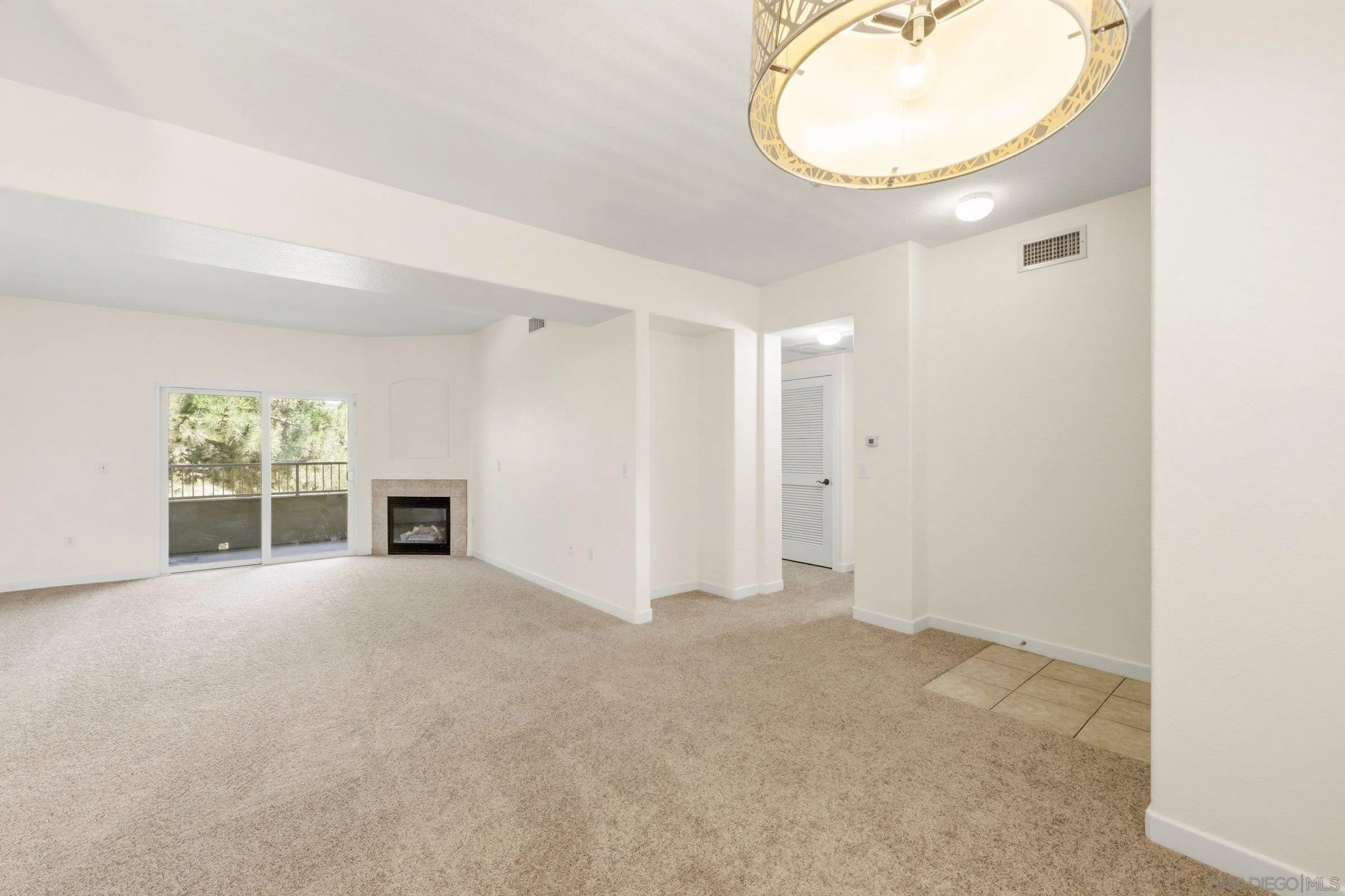https://cdn.realtyfeed.com/cdn/127/260011208/f533b40d3115f9372a292ba6dfec451e.webp