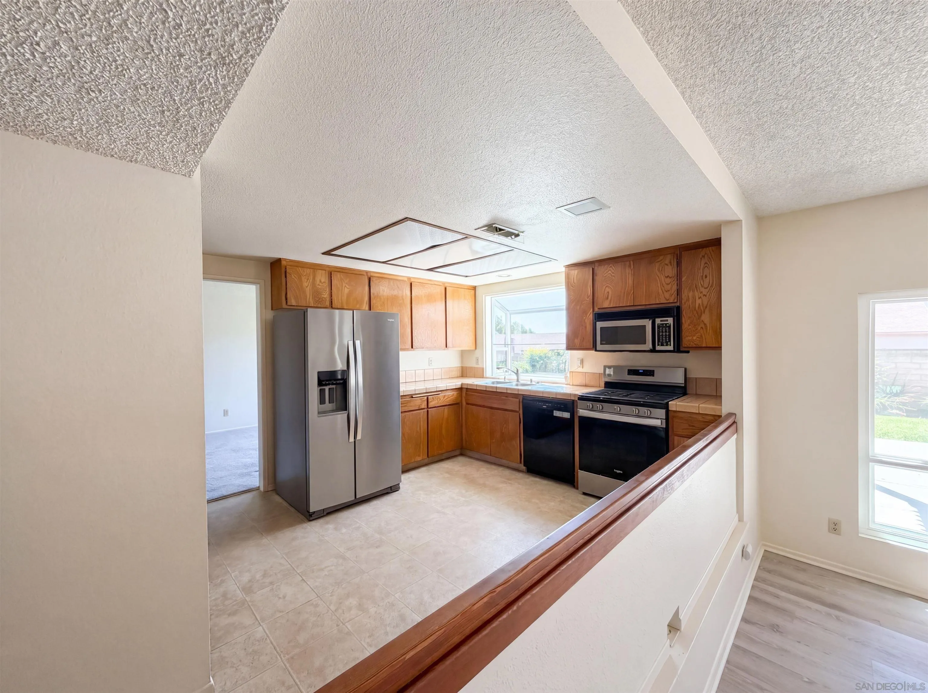https://cdn.realtyfeed.com/cdn/127/260011210/311f6adedbb3e08bb4b970a6a192ffc5.webp