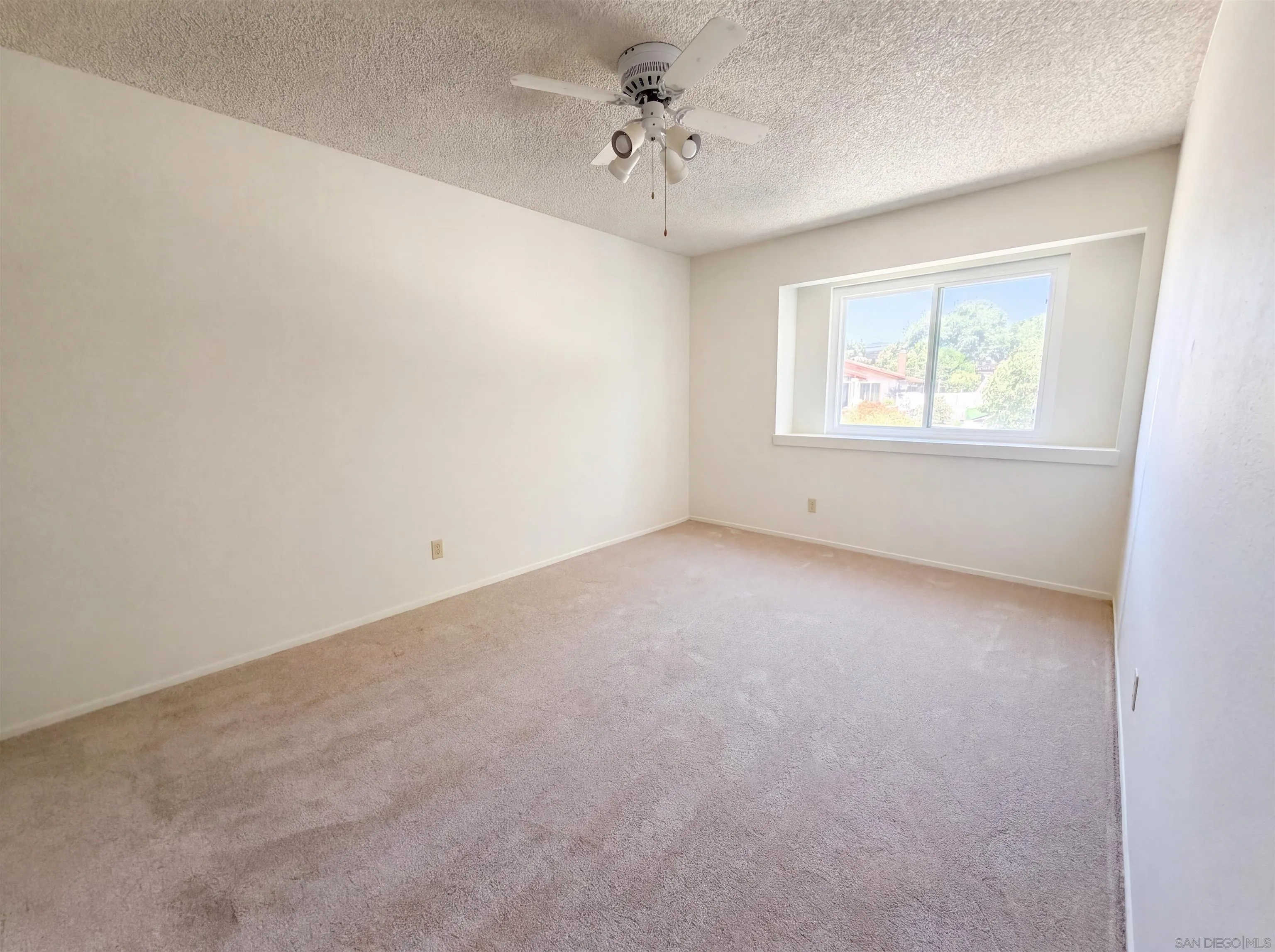 https://cdn.realtyfeed.com/cdn/127/260011210/ff5243286fb4cd9fb3f3ba1463c1845e.webp