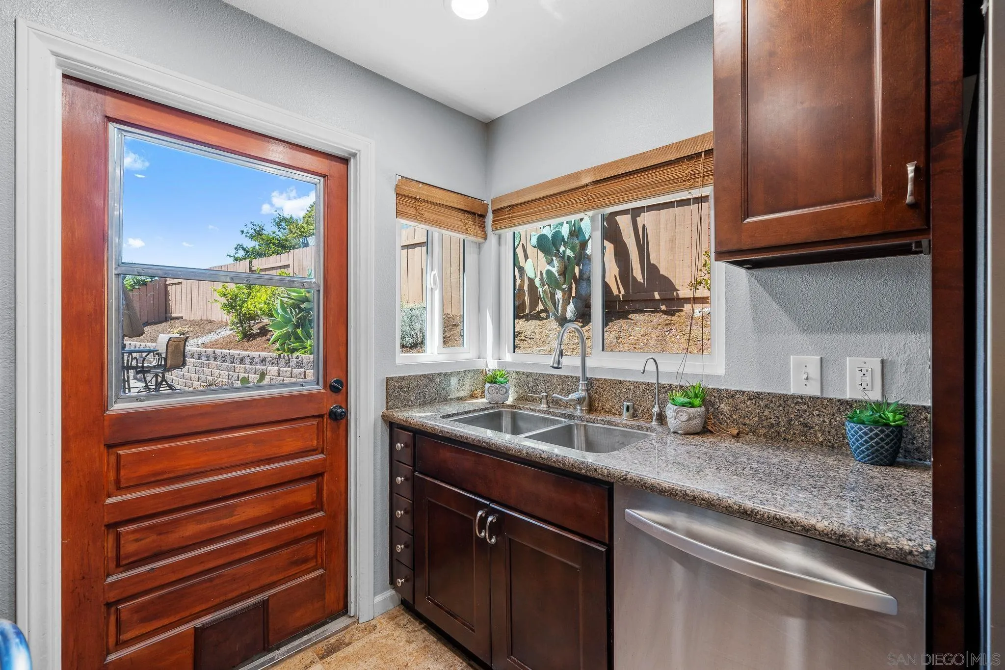 https://cdn.realtyfeed.com/cdn/127/260011211/25a05aa935b7e5879ee88892a8130cee.webp