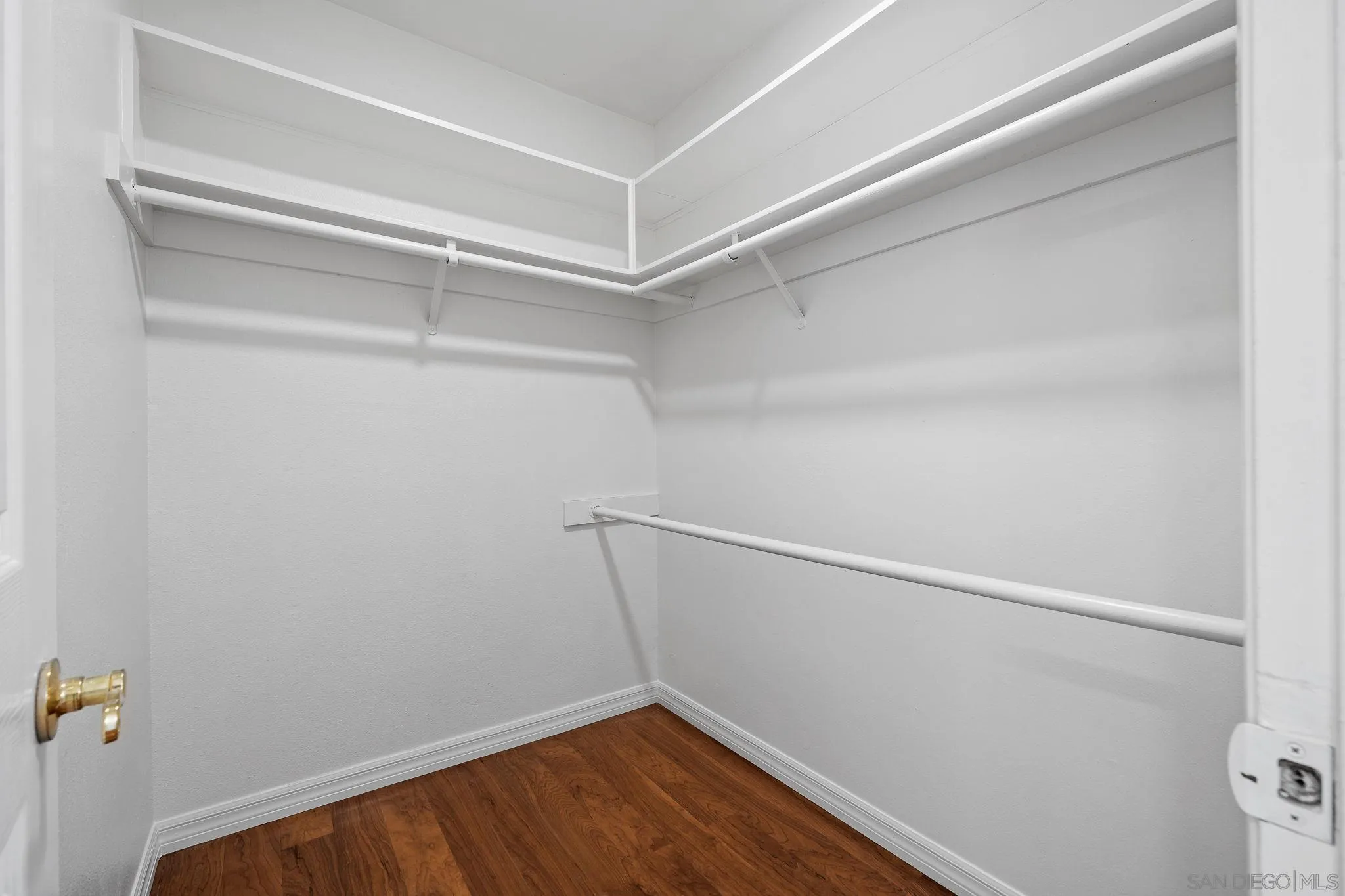 https://cdn.realtyfeed.com/cdn/127/260011211/30b3fc94a147e0e541f587308d72172d.webp