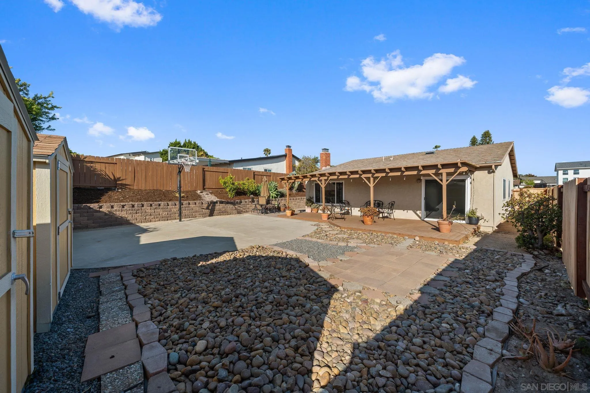 https://cdn.realtyfeed.com/cdn/127/260011211/5aa4cf3754c140e3cd422494efbb20b5.webp