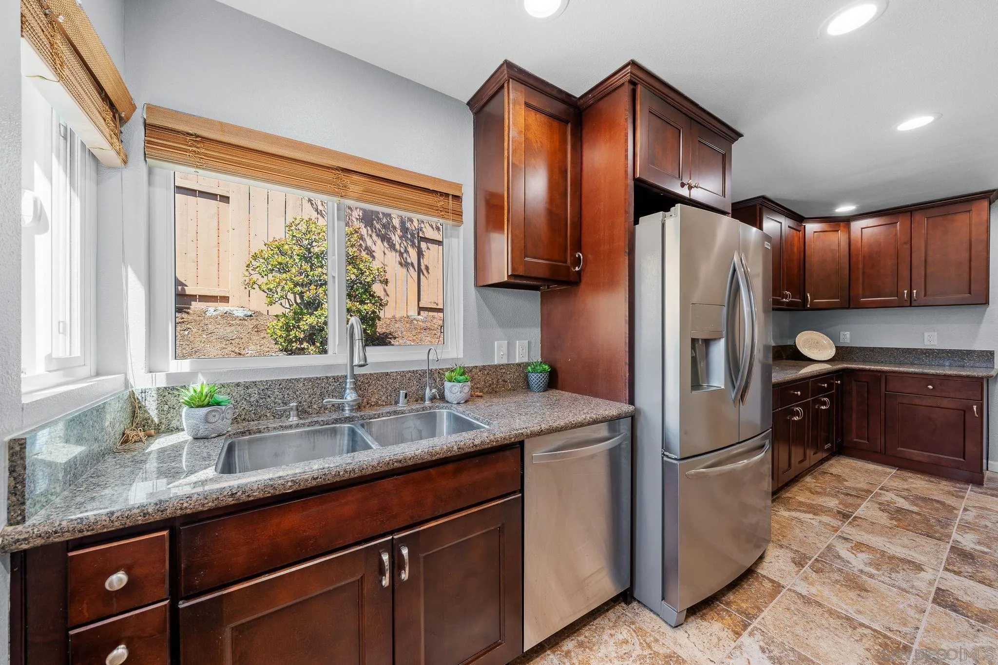 https://cdn.realtyfeed.com/cdn/127/260011211/80ff7f98ff08ed19312abf3ecdebddeb.webp