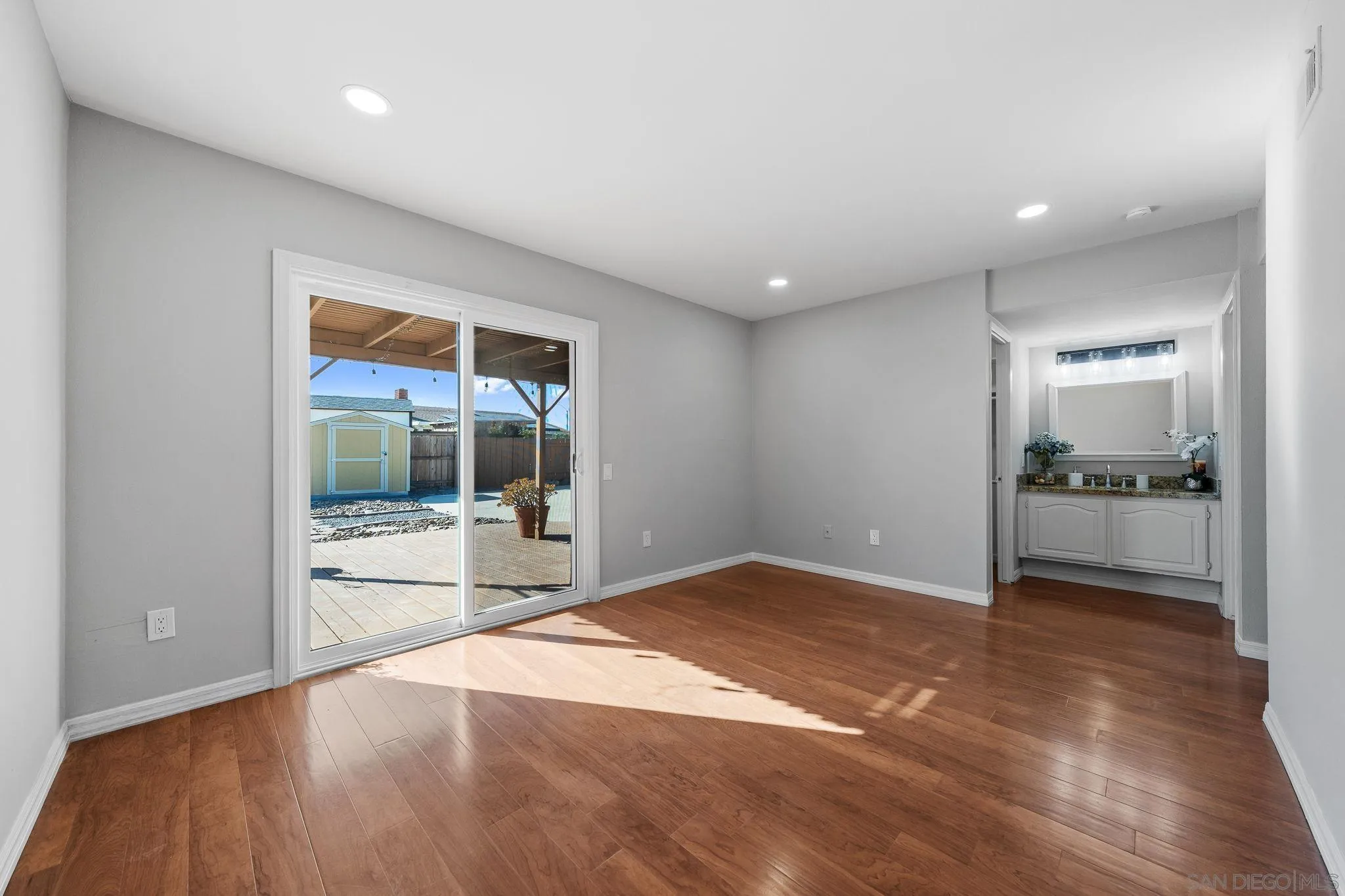 https://cdn.realtyfeed.com/cdn/127/260011211/9c85b29ba78af8c6a3dc77f16a592e08.webp