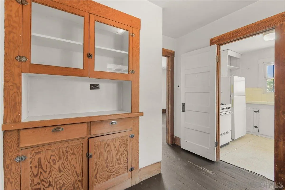 https://cdn.realtyfeed.com/cdn/127/260011212/79b84d133dc31b730bc9064930fbf9f4.webp