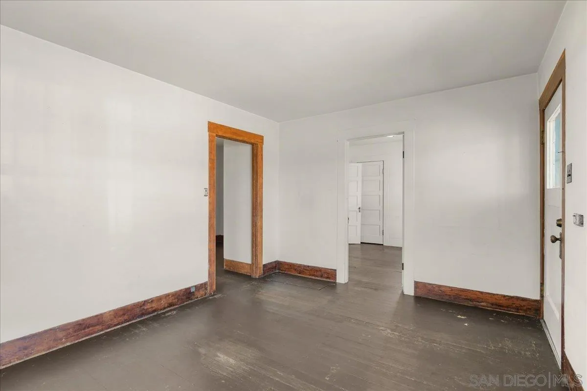 https://cdn.realtyfeed.com/cdn/127/260011212/e39c35e02daec6b19e5561b869ecf390.webp