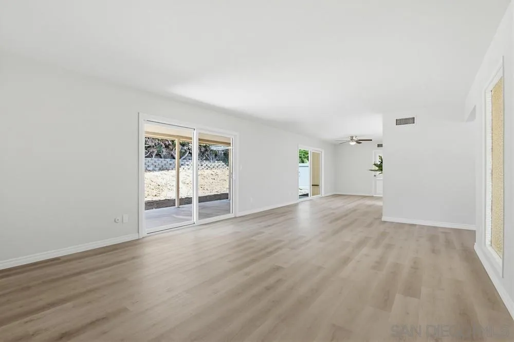 Photo #8: 260011214 Listing: Photo #8