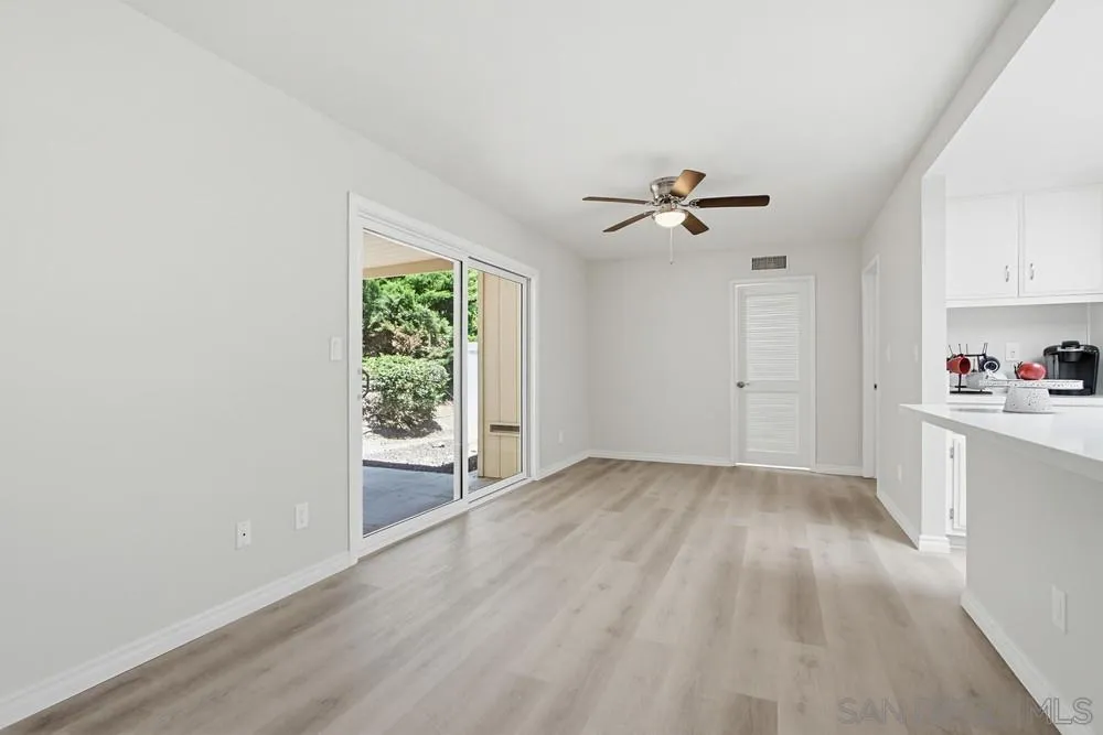 Photo #12: 260011214 Listing: Photo #12