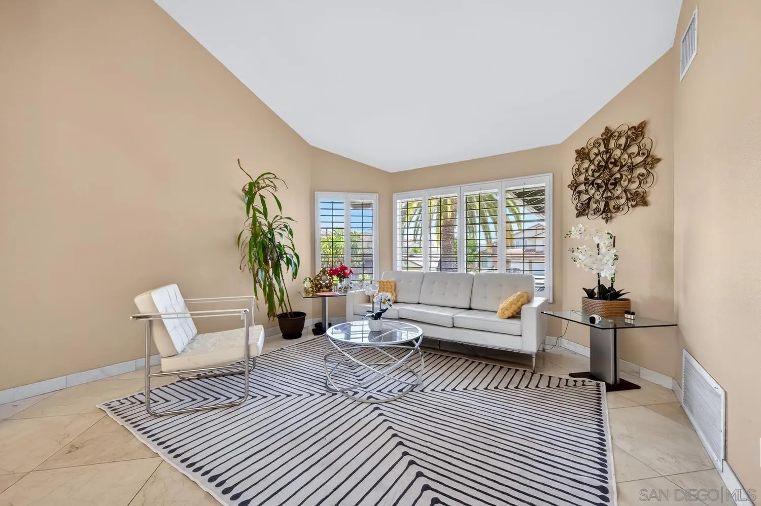https://cdn.realtyfeed.com/cdn/127/260011215/1362a2752869772f9aa06b5d16039387.webp