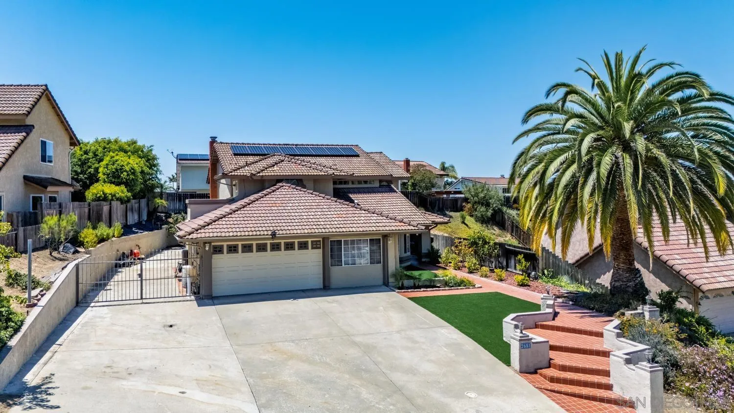 https://cdn.realtyfeed.com/cdn/127/260011215/1ebc4d846396141f84d35ac18544f1db.webp