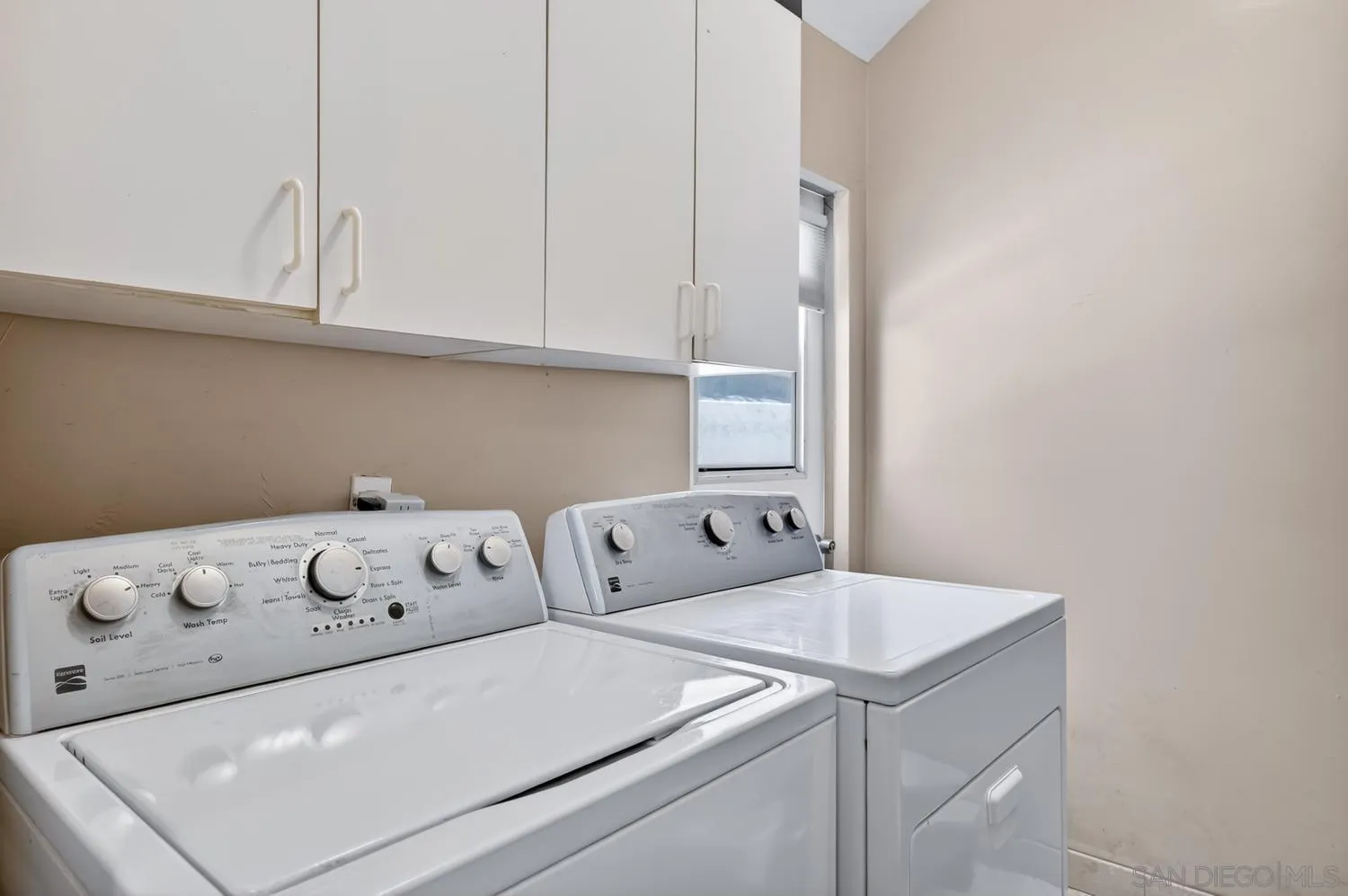 https://cdn.realtyfeed.com/cdn/127/260011215/4a659f9e540bdb1d36bb710d51b0fab1.webp