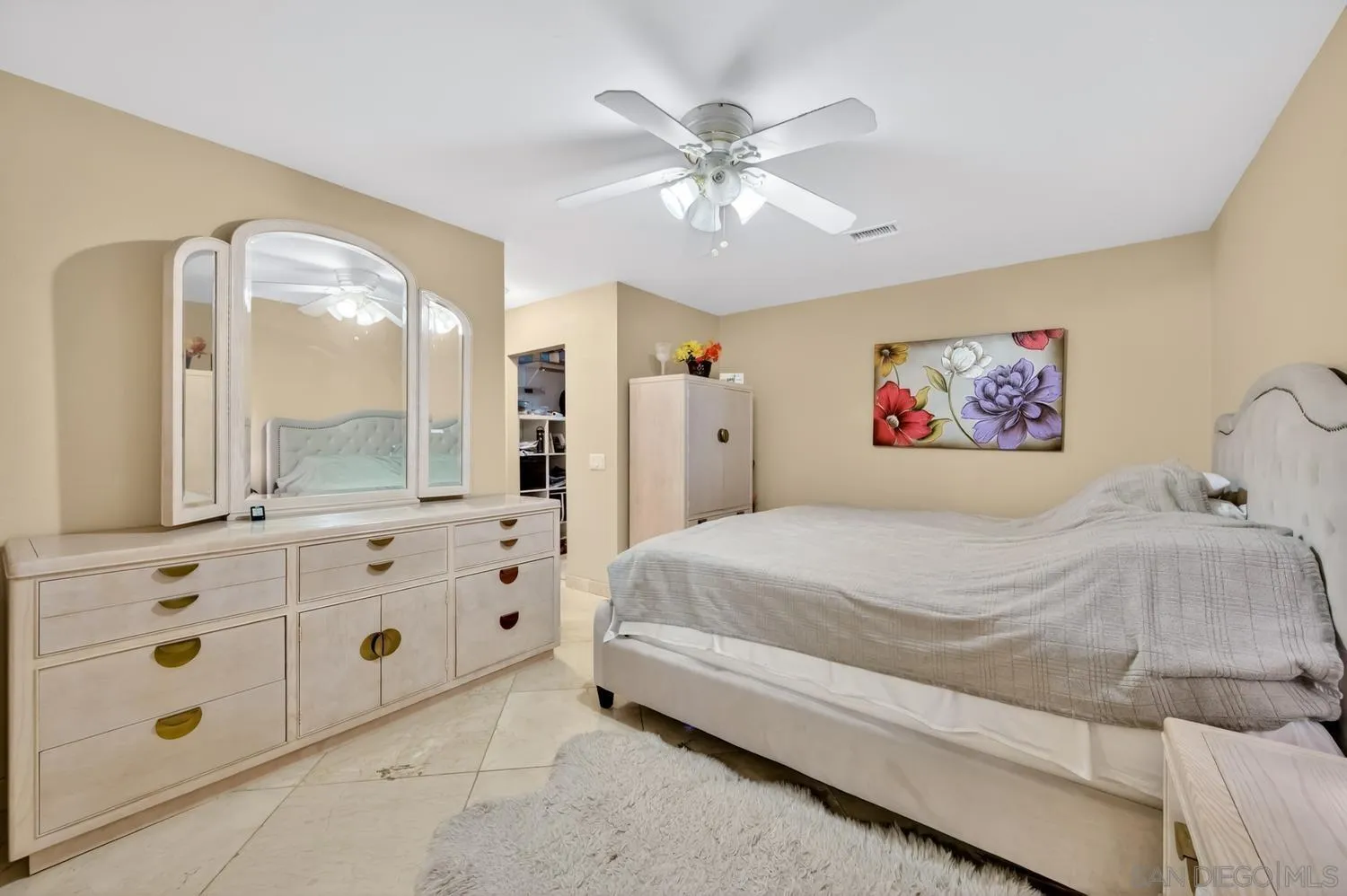 https://cdn.realtyfeed.com/cdn/127/260011215/64f55e88edfd2541d6c3e0e4c07017e9.webp