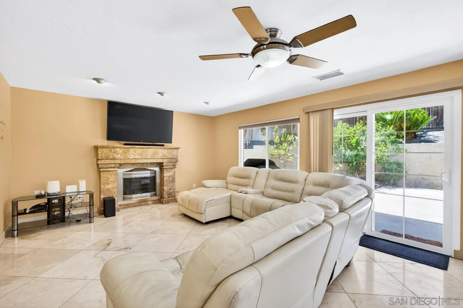 https://cdn.realtyfeed.com/cdn/127/260011215/69d5e11c49e4305ccc5a6cca2ef8b5da.webp
