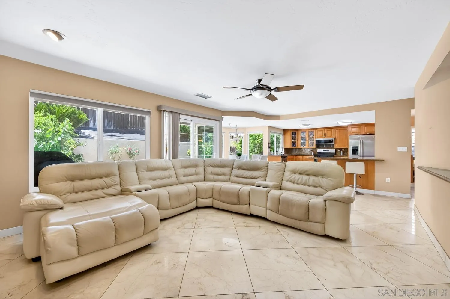 https://cdn.realtyfeed.com/cdn/127/260011215/955c888e7b0a34287284617d34299396.webp