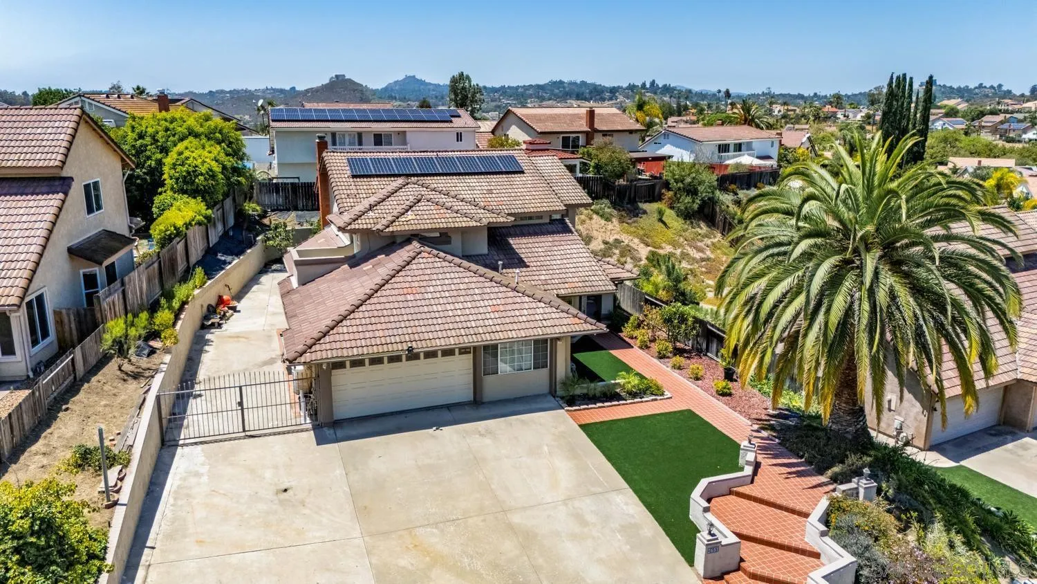 https://cdn.realtyfeed.com/cdn/127/260011215/aad472bdabb83e60ca96d7590611177a.webp