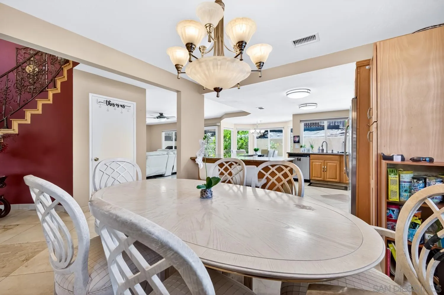 https://cdn.realtyfeed.com/cdn/127/260011215/cdfe1b2bb0d09e6d04b618c30ff22e96.webp