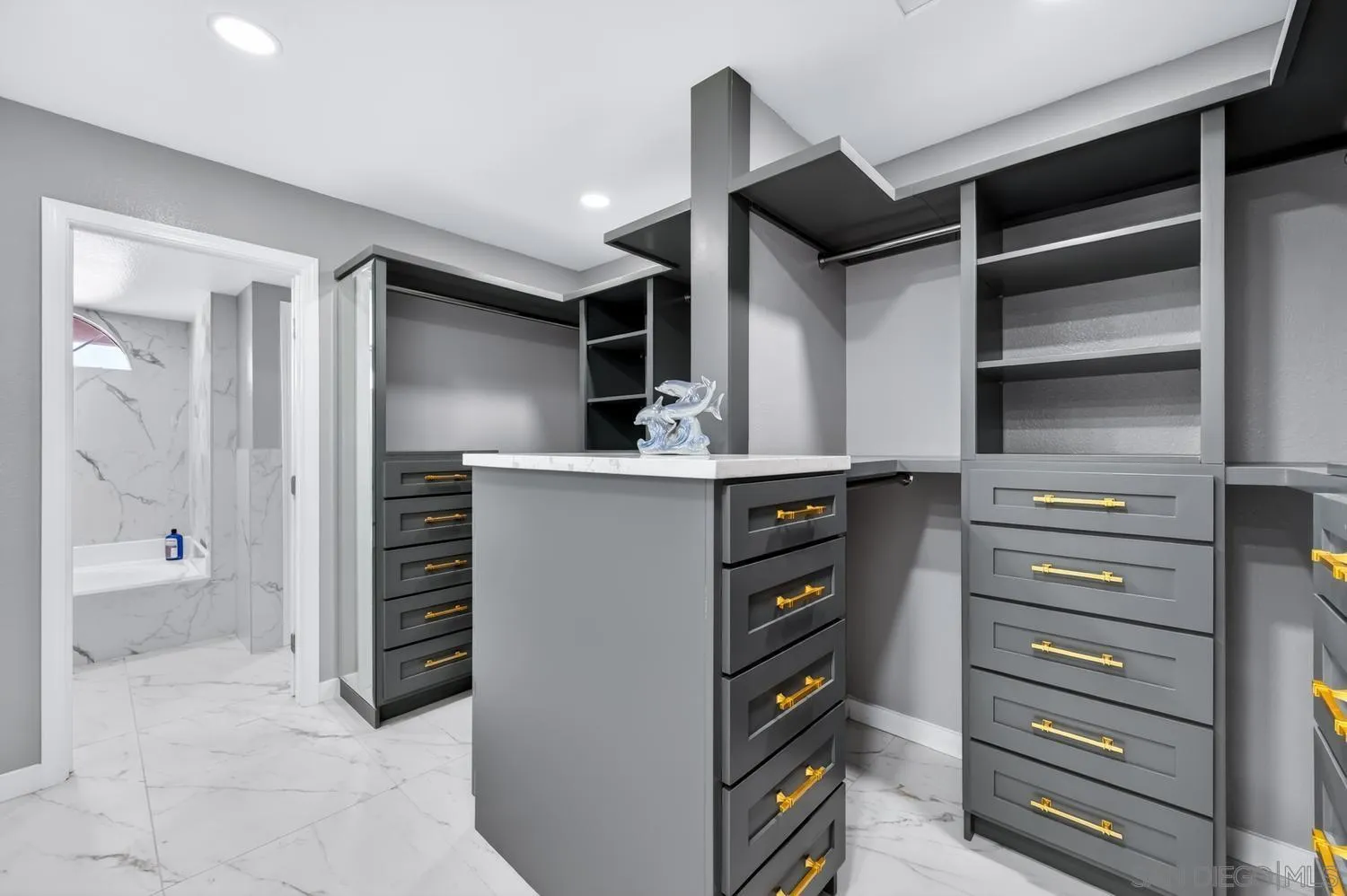 https://cdn.realtyfeed.com/cdn/127/260011215/e53603a66771bb88c106024e39b9bdb1.webp