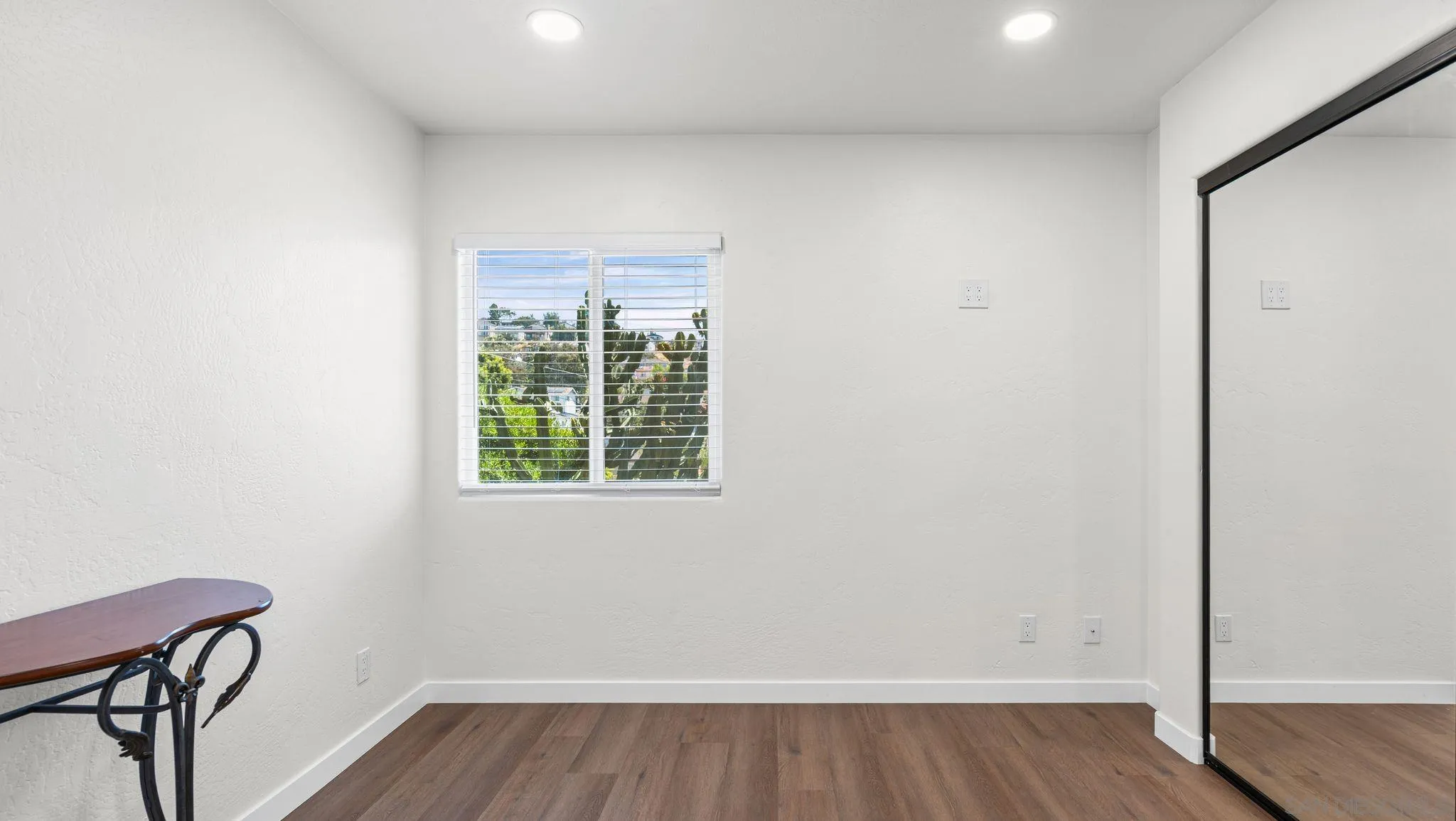 https://cdn.realtyfeed.com/cdn/127/260011216/72bde5836f93b514f84462886f945e1a.webp