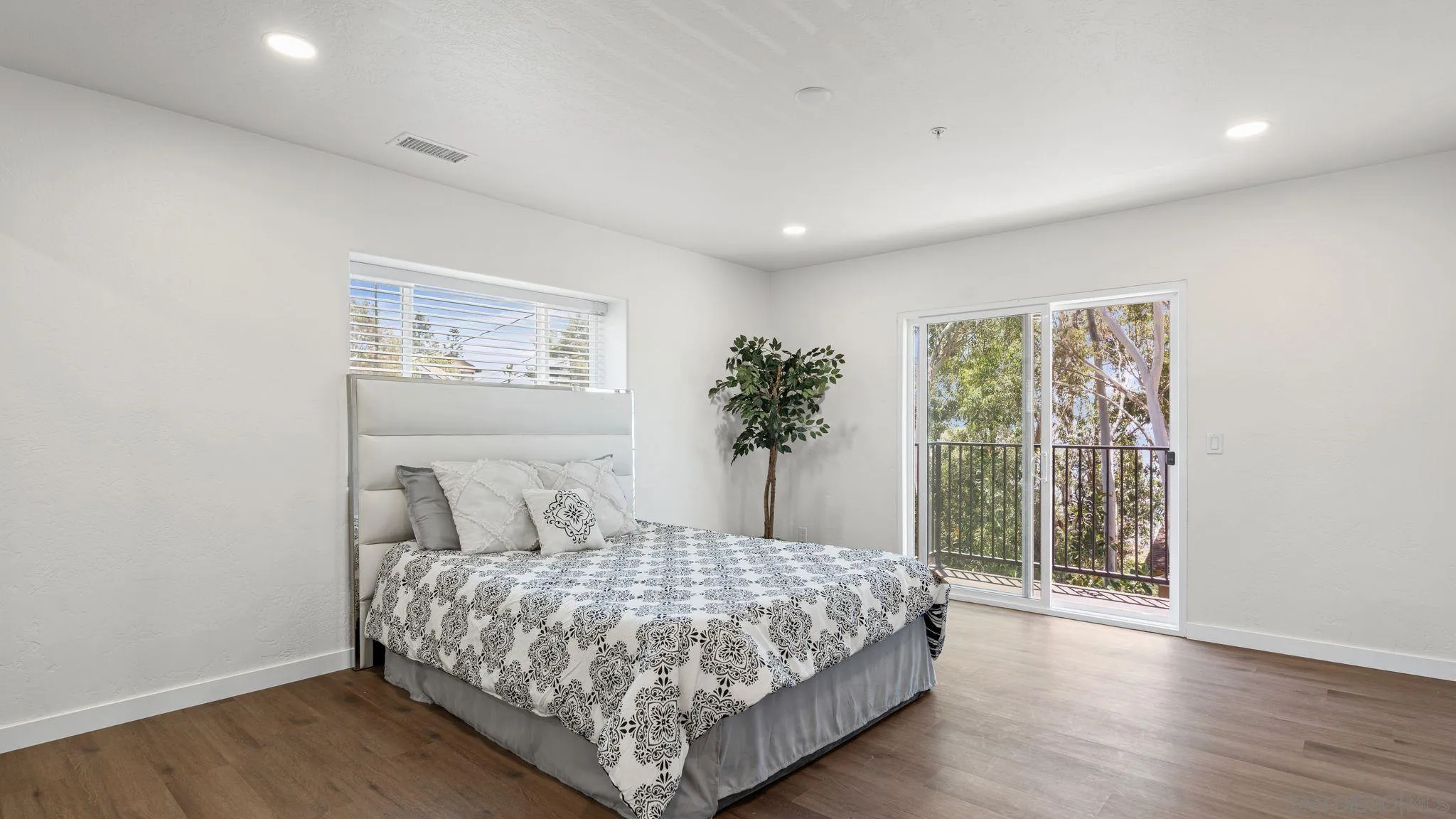 https://cdn.realtyfeed.com/cdn/127/260011216/79a3f0ae89120b78517ea31aa50423d0.webp