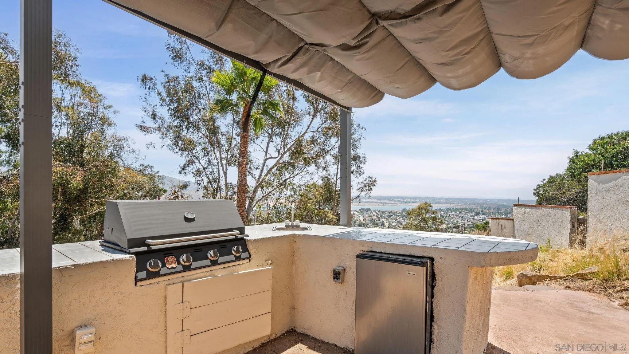 https://cdn.realtyfeed.com/cdn/127/260011216/a1e4f111359b3db6d6a3b0ab0d2312c2.webp