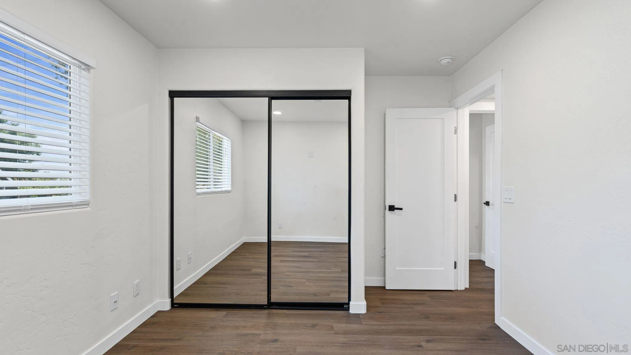 https://cdn.realtyfeed.com/cdn/127/260011216/c8bb669a9a71e64d1704caa122c07110.webp