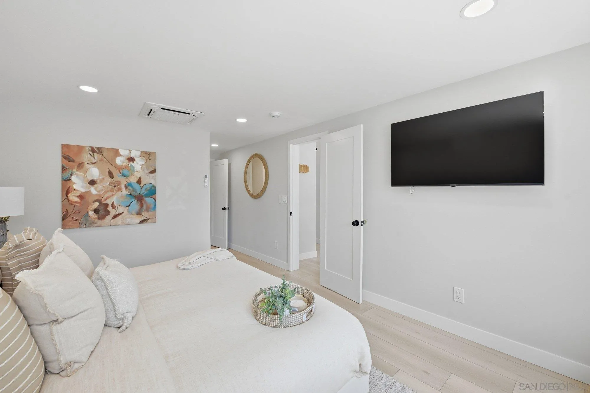 https://cdn.realtyfeed.com/cdn/127/260011219/5d7095b5c1aab856fbb32a042b42ffc4.webp