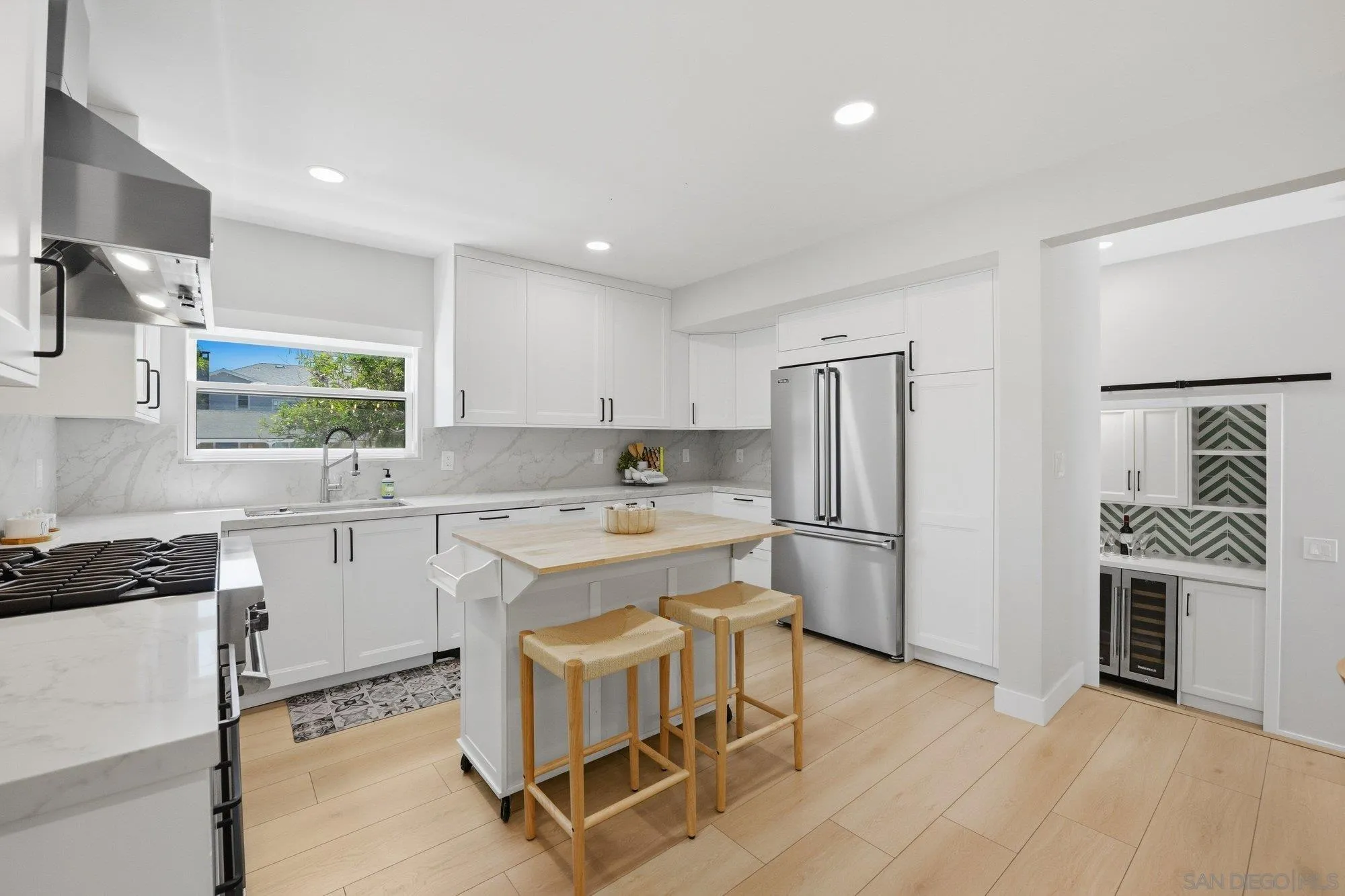 https://cdn.realtyfeed.com/cdn/127/260011219/e926d2c810231009cee0786d8656db73.webp