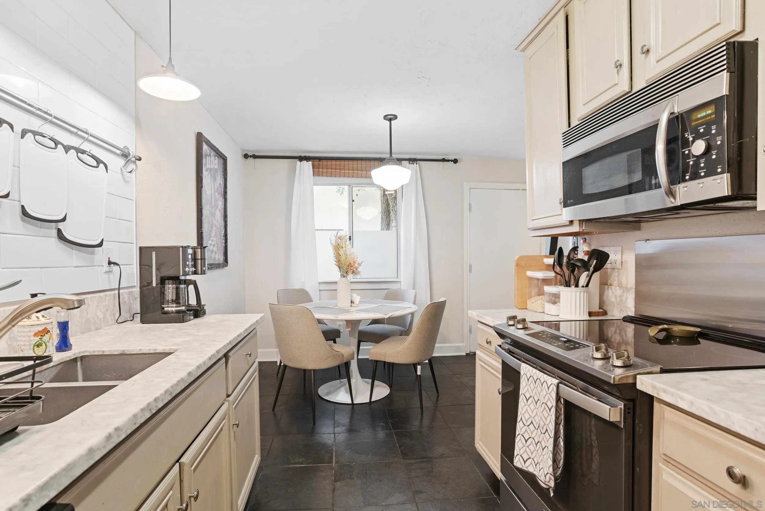 Photo #11: 260011220 Listing: Photo #11