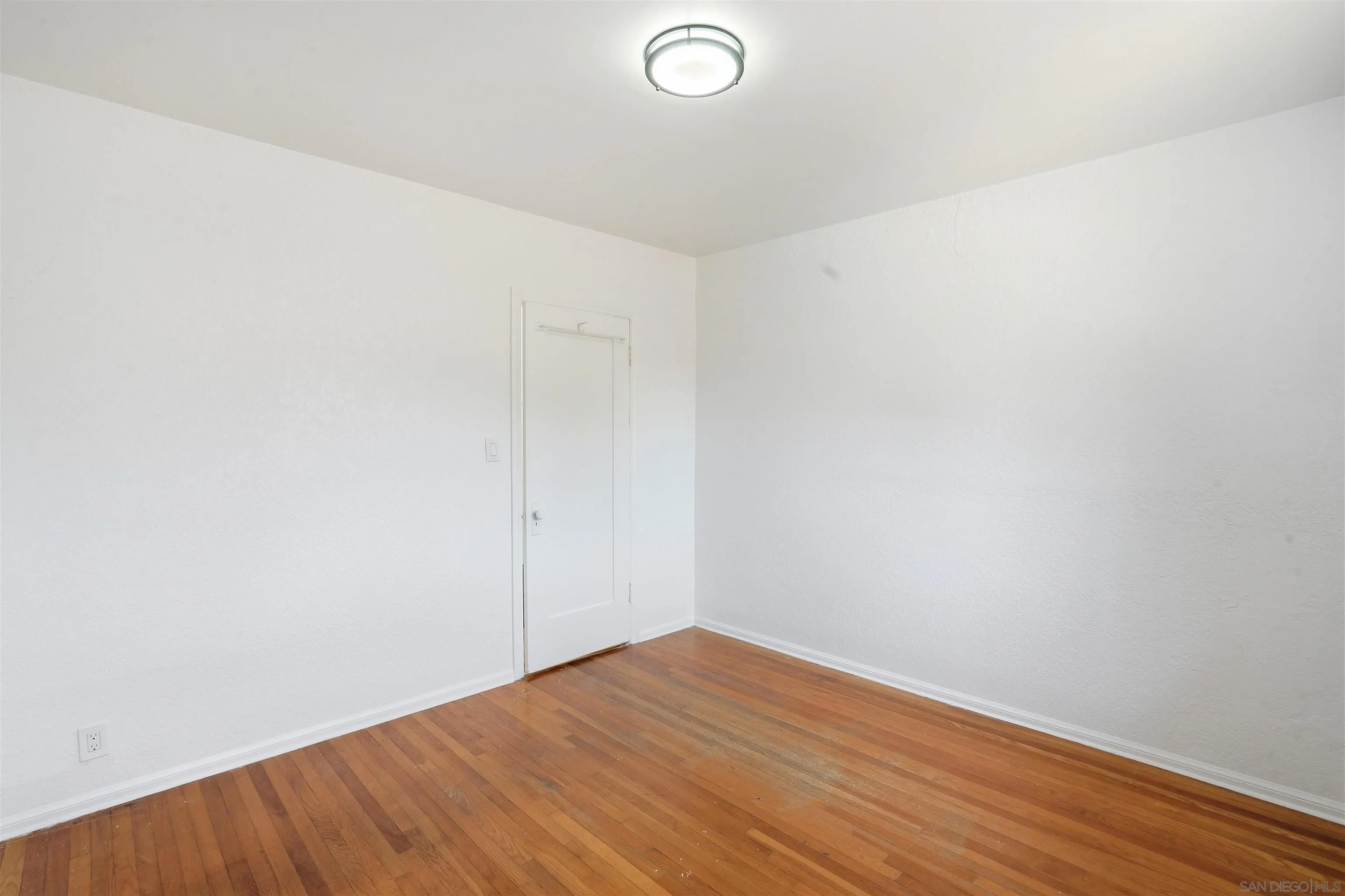 https://cdn.realtyfeed.com/cdn/127/260011222/3004d403d5e96e16c2625fcf5627dd28.webp