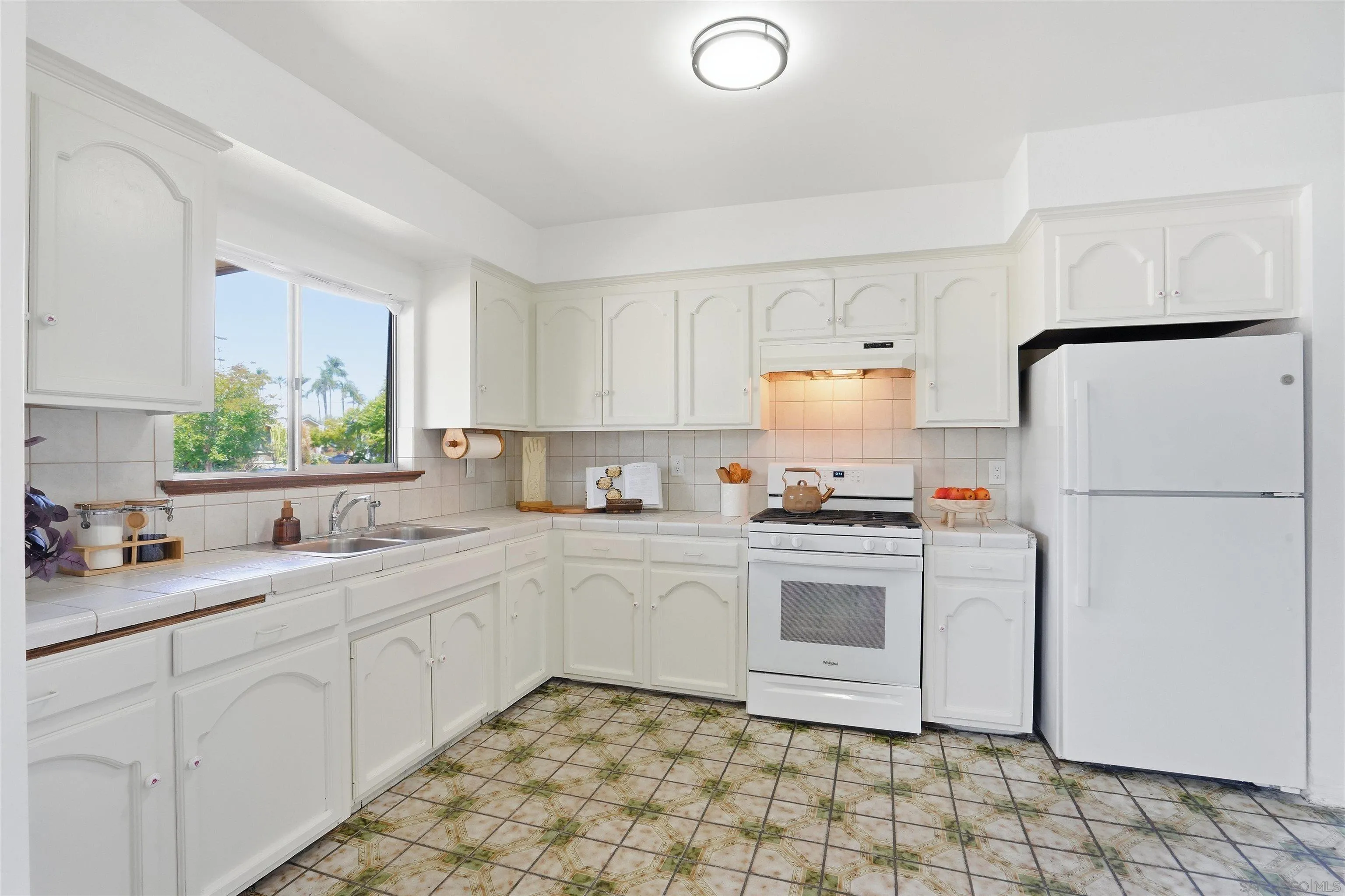 https://cdn.realtyfeed.com/cdn/127/260011222/35619d5db0908c4044c7499774c26ca1.webp