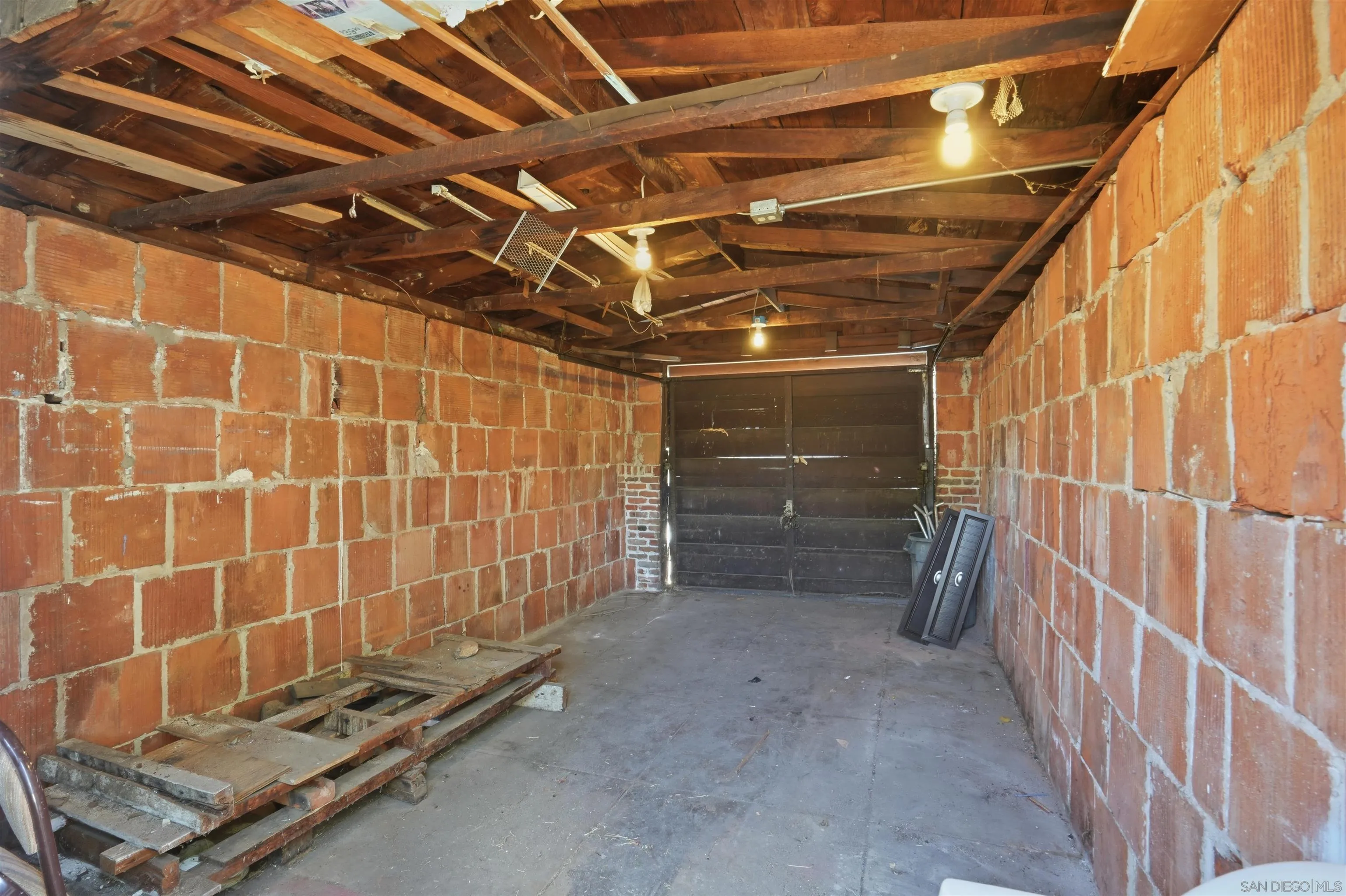 https://cdn.realtyfeed.com/cdn/127/260011222/92c93ab83311361d87eed1bb896f2cee.webp
