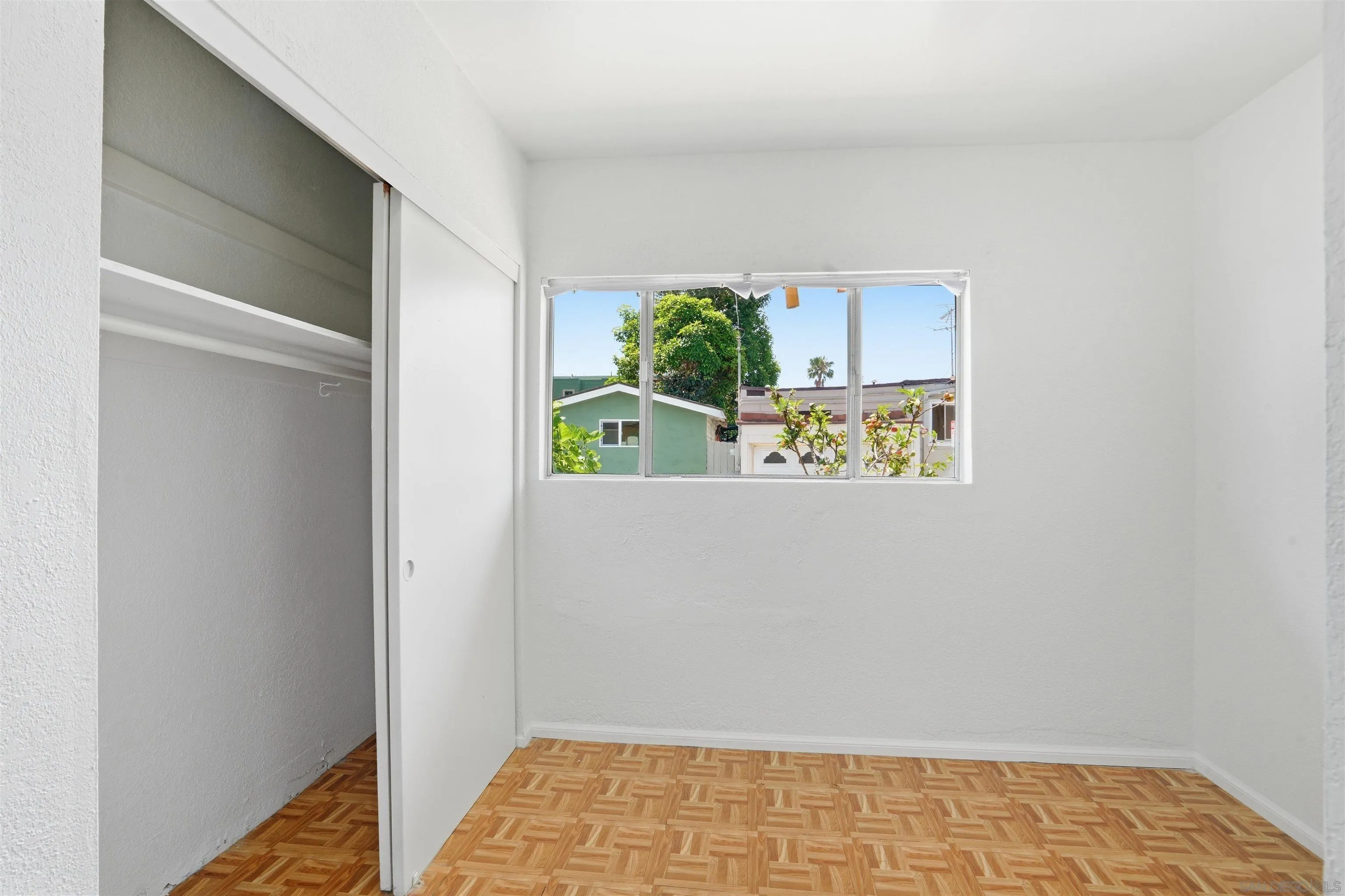 https://cdn.realtyfeed.com/cdn/127/260011222/d31644b607aa88be1414e2e70fb74b2f.webp
