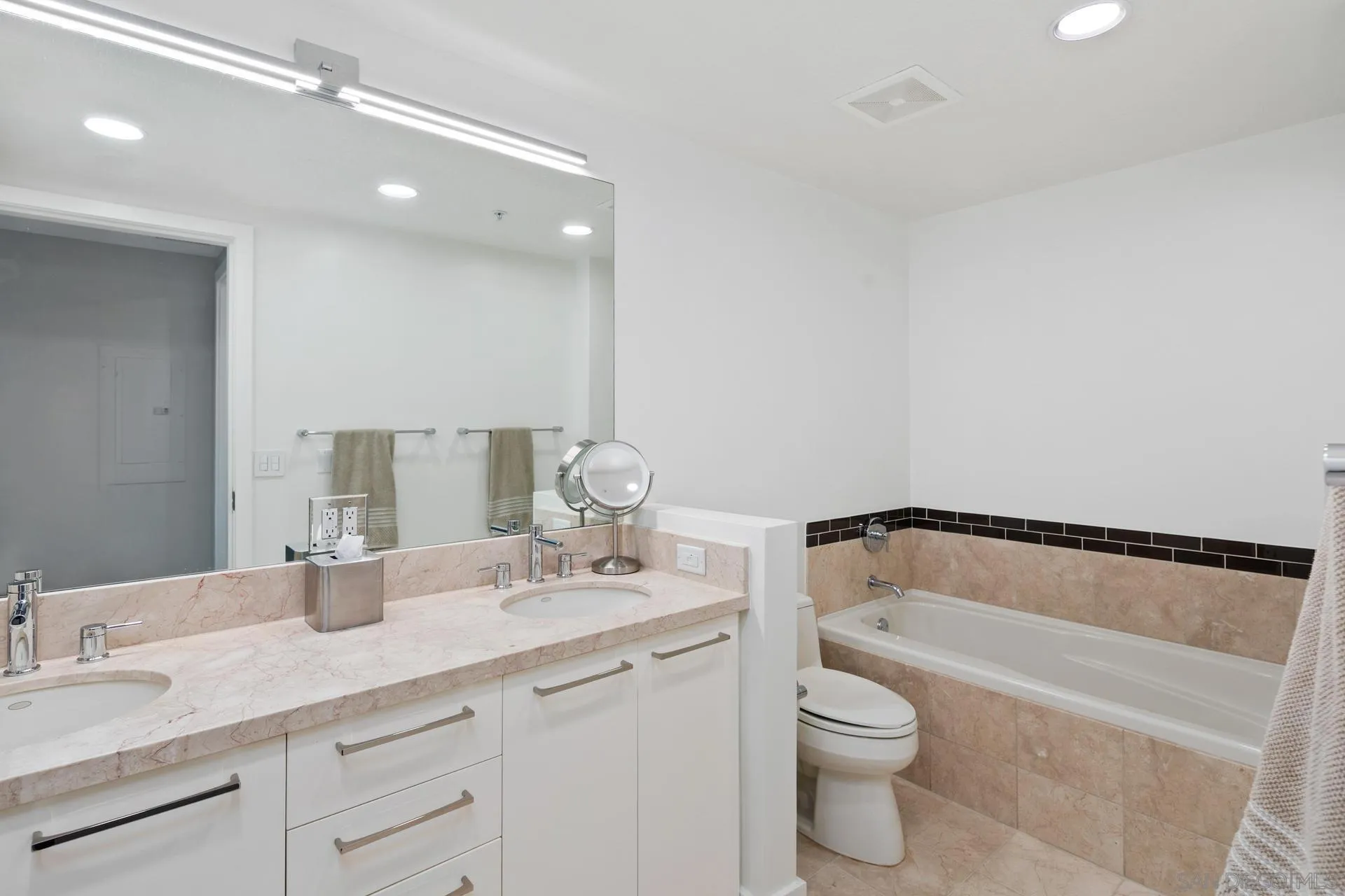 Photo #27: 260011223 Listing: Photo #27