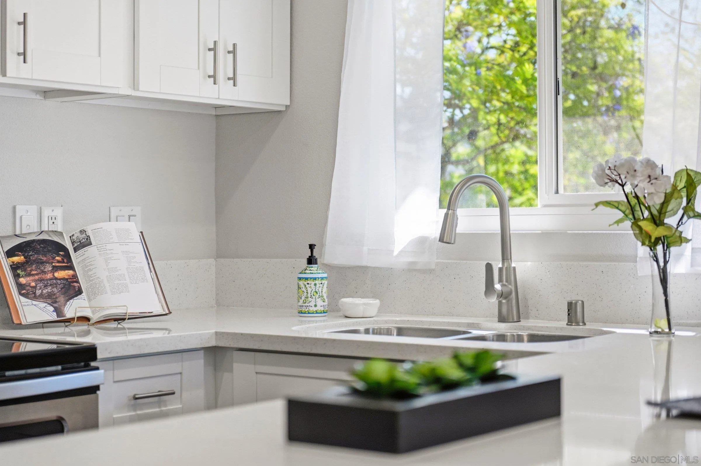 https://cdn.realtyfeed.com/cdn/127/260011224/b0171cee8def9bc45e482a05e393e529.webp