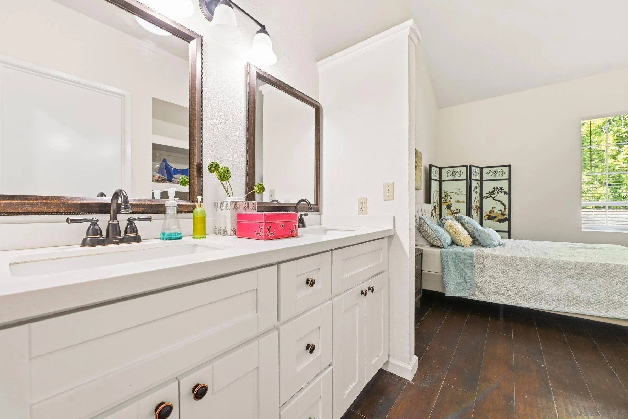 https://cdn.realtyfeed.com/cdn/127/260011225/51bfd5e199003c7d970e9948df618d6f.webp