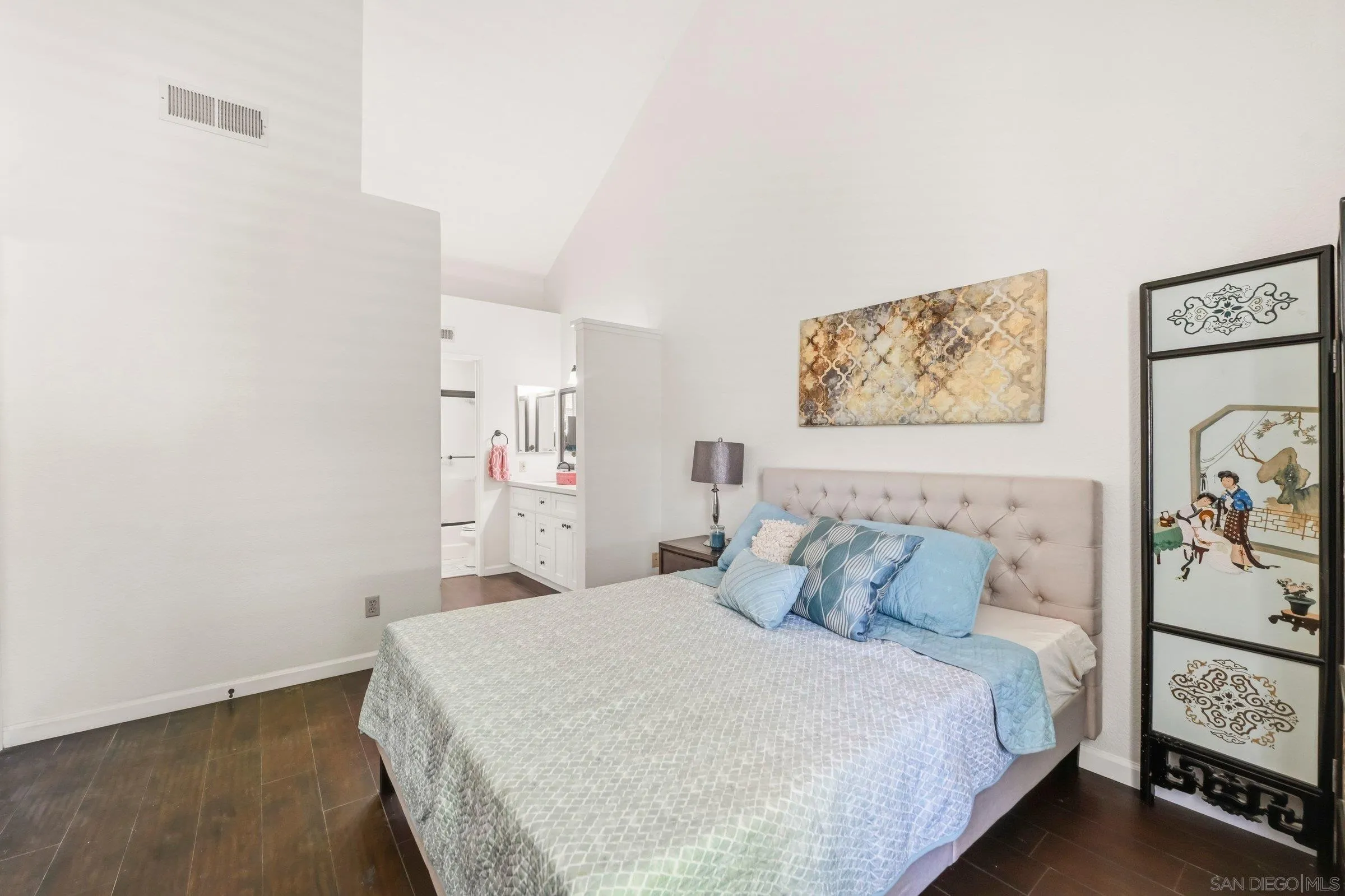 https://cdn.realtyfeed.com/cdn/127/260011225/5bbd28098650fda4201cd0941c84d620.webp