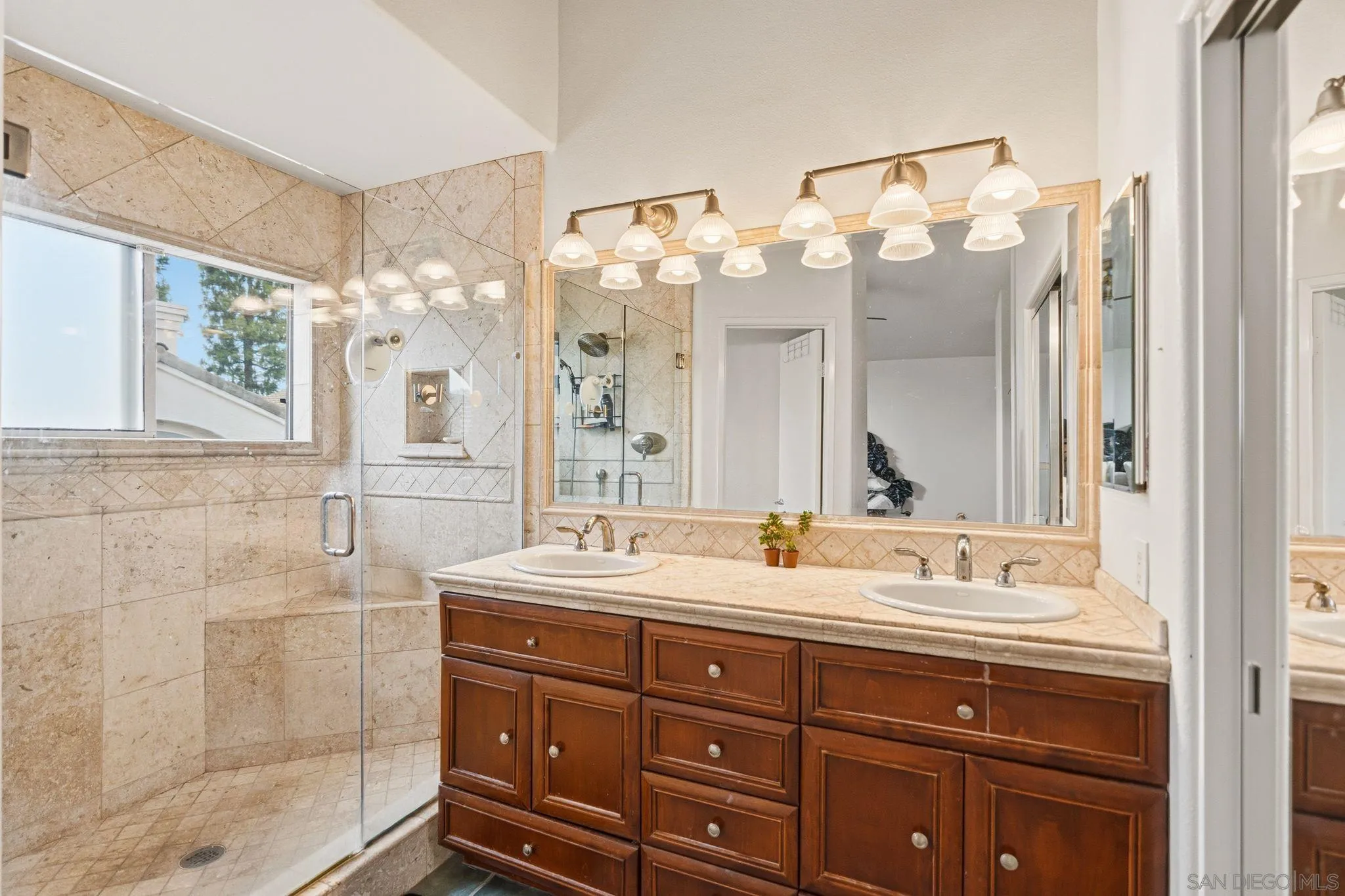 Photo #15: 260011226 Listing: Photo #15