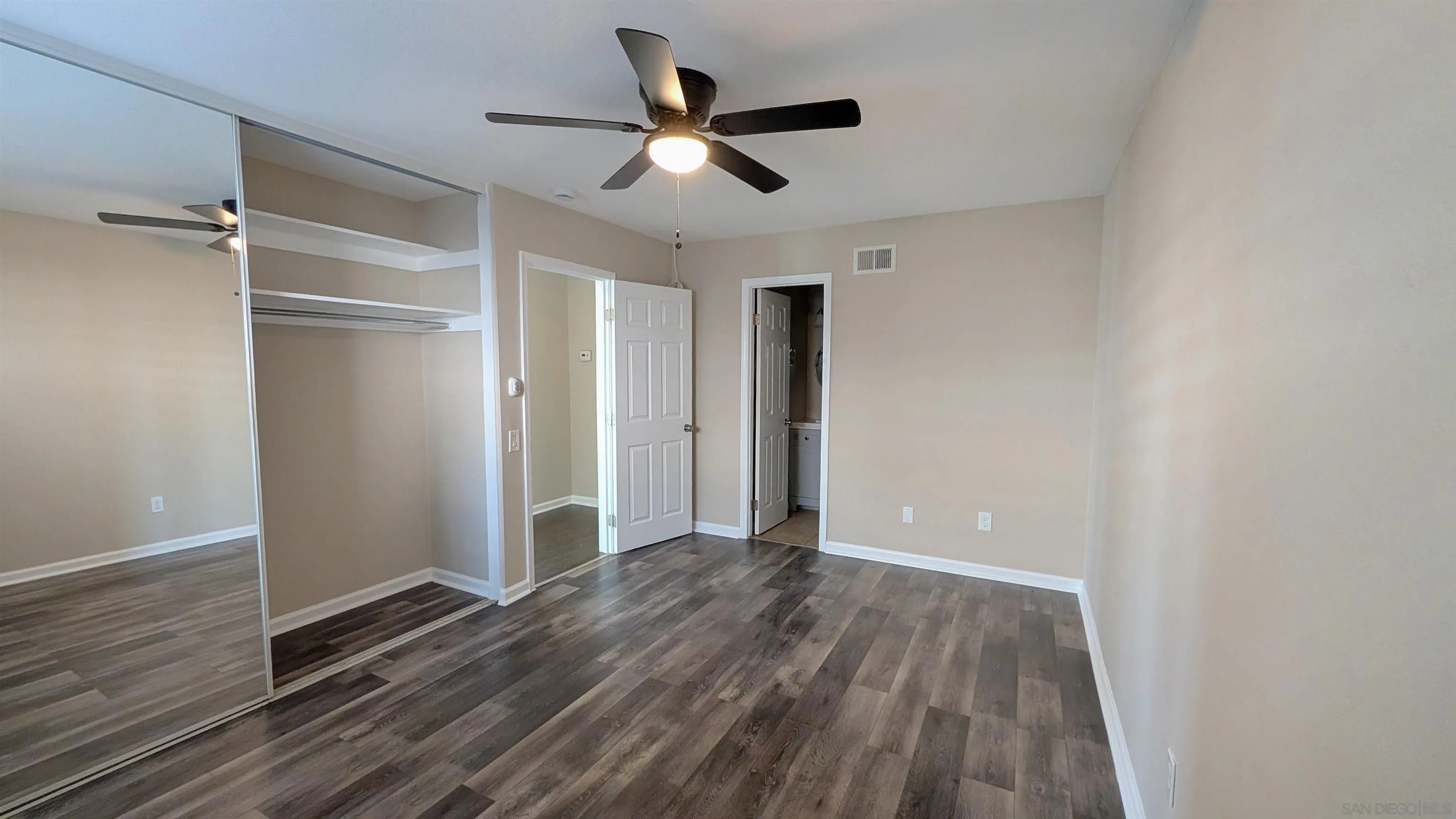 https://cdn.realtyfeed.com/cdn/127/260011231/7cc6575e149e75cc4d4c7ce4617dc6fe.webp