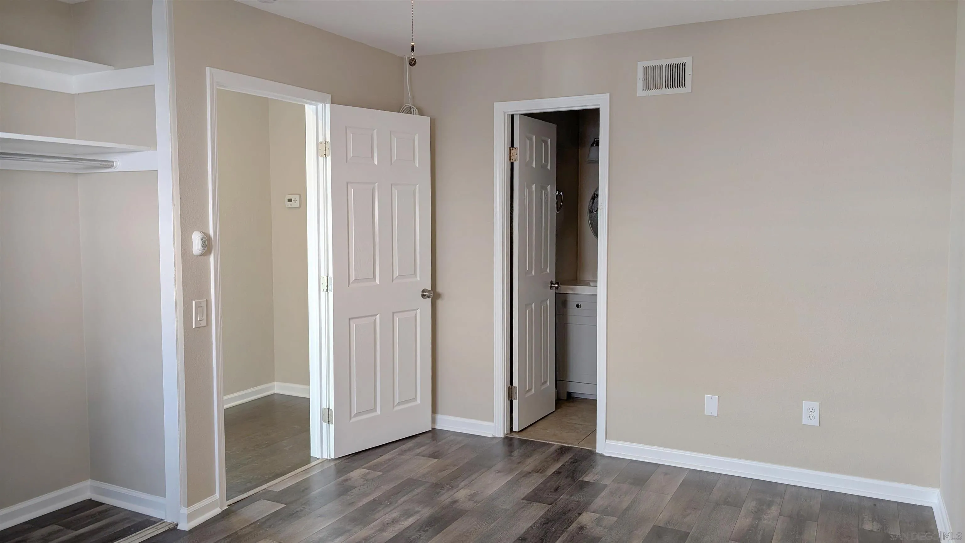 https://cdn.realtyfeed.com/cdn/127/260011231/c1c1d0b5eecaf3b123b3a13657fdb985.webp