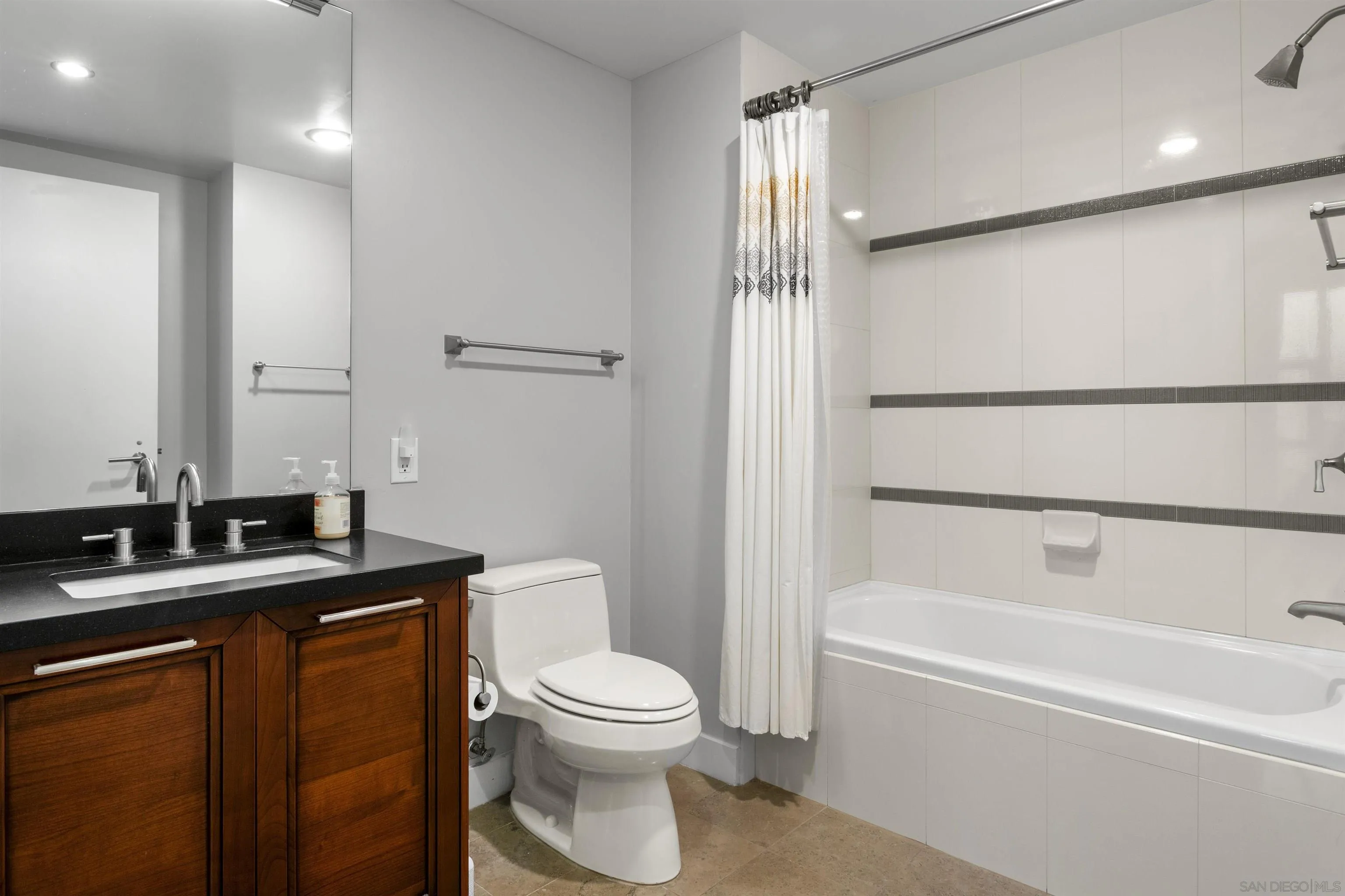 Photo #22: 260011233 Listing: Photo #22