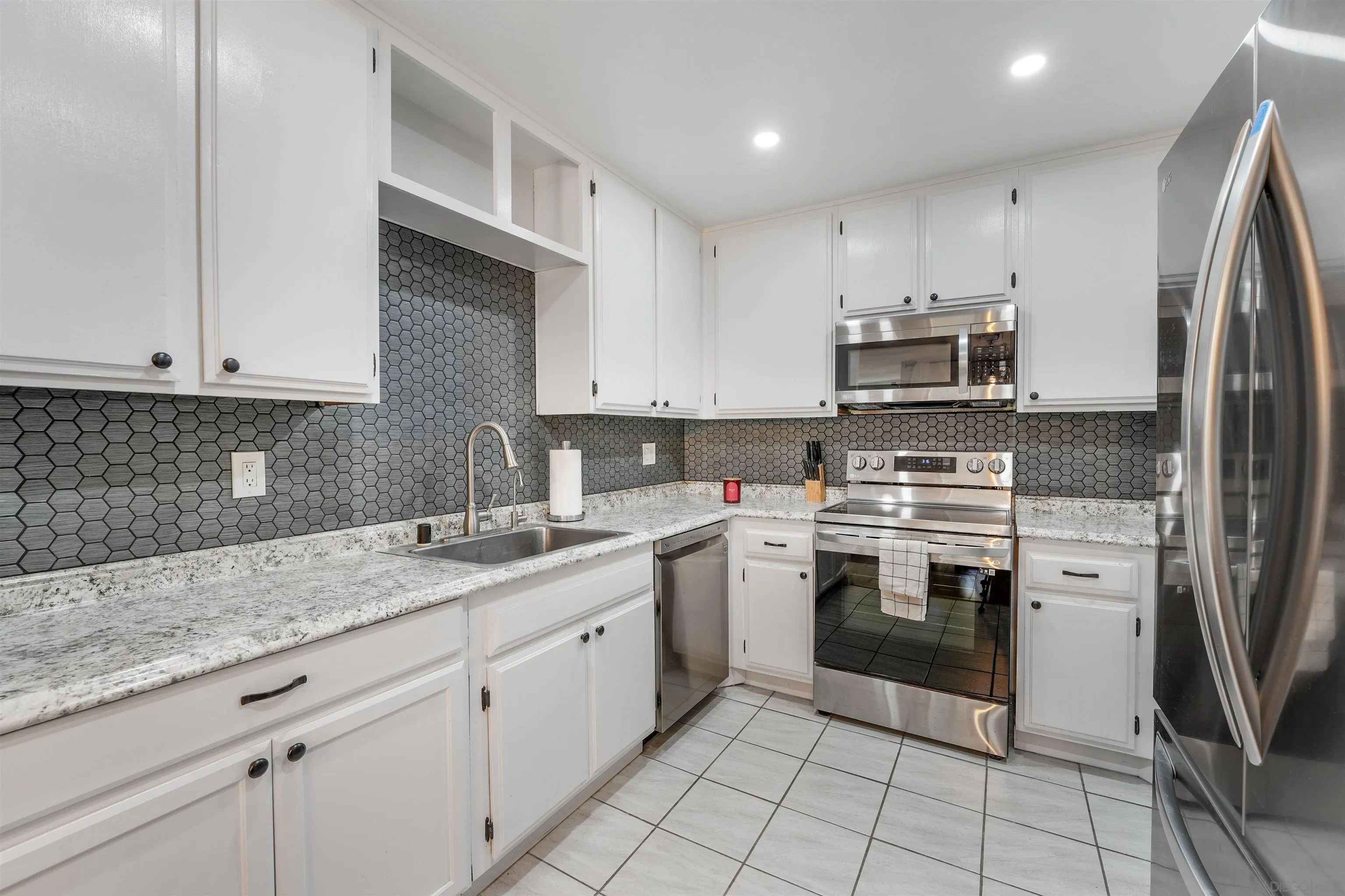 Photo #11: 260011235 Listing: Photo #11