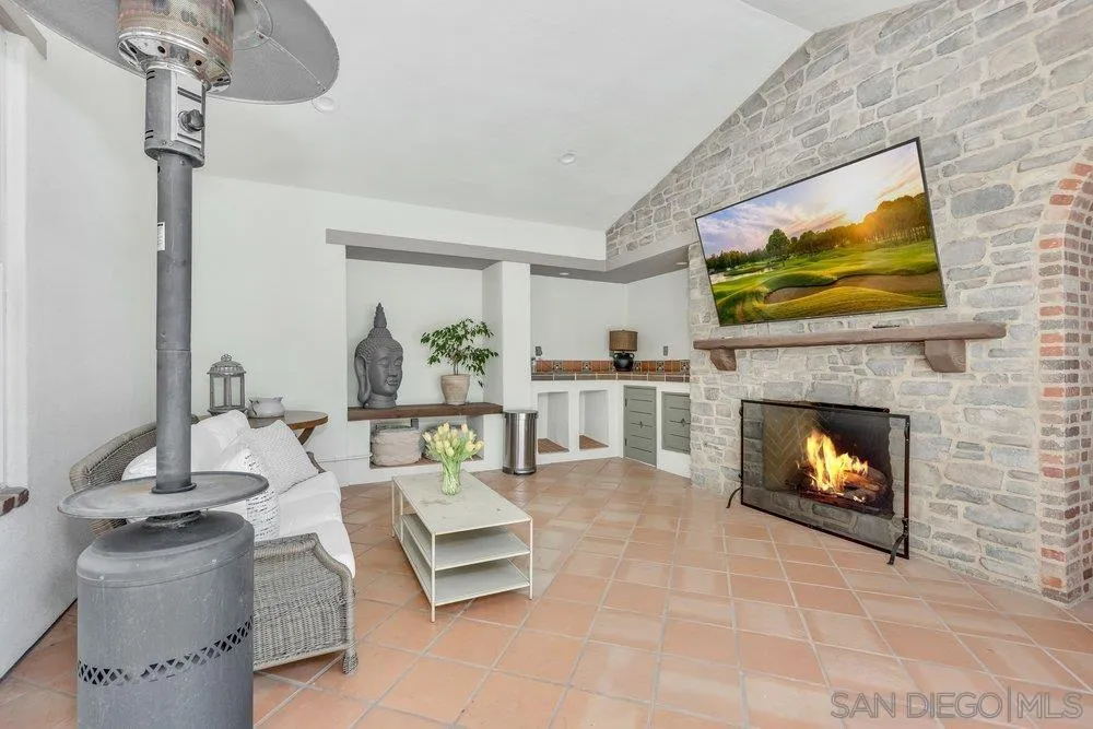 https://cdn.realtyfeed.com/cdn/127/260011236/4e85cab7bd894ab739ba38431b4d65cc.webp