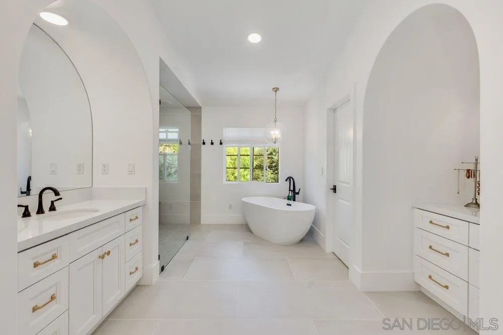 https://cdn.realtyfeed.com/cdn/127/260011236/8147b527740ff991222d11b973daadc4.webp