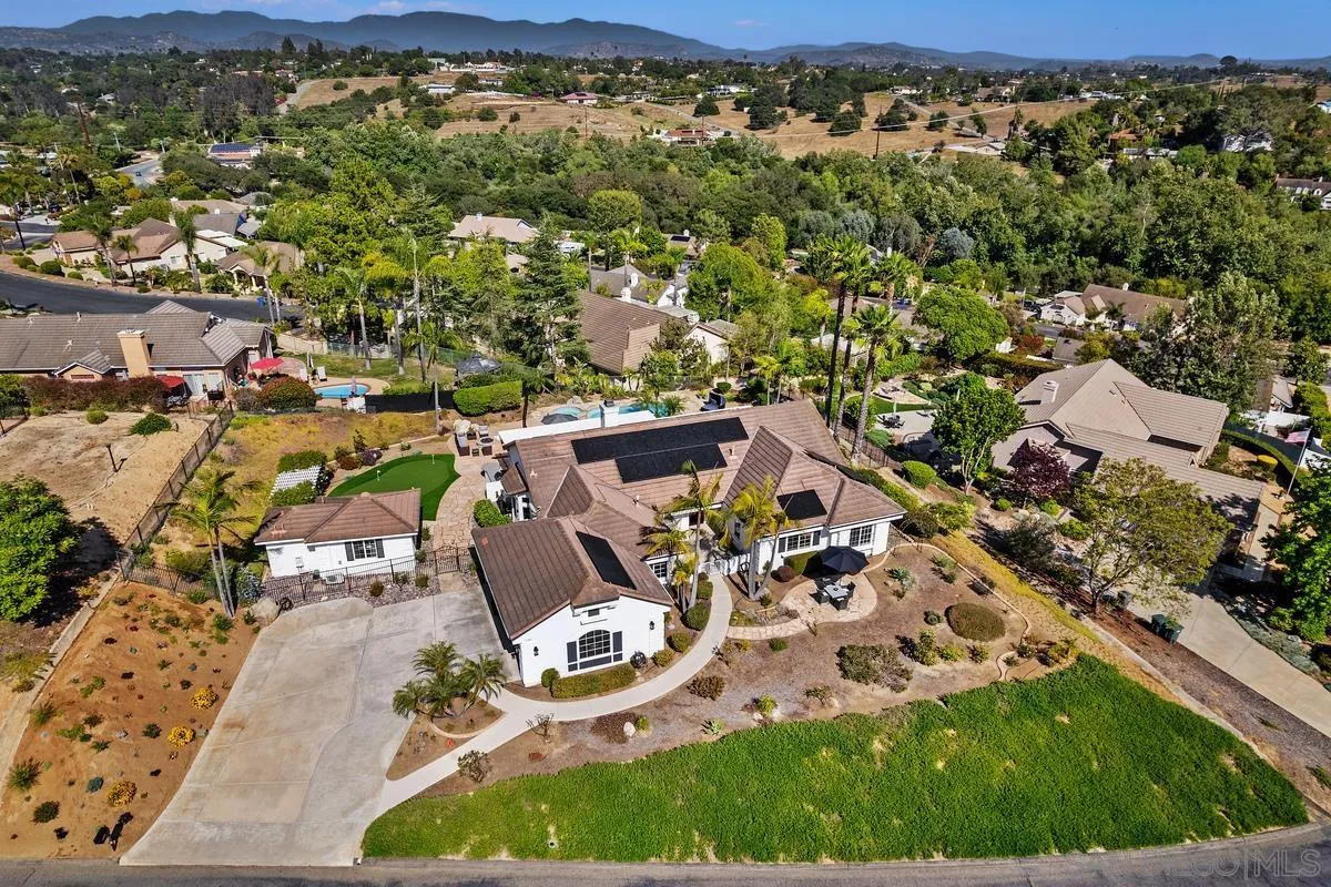 https://cdn.realtyfeed.com/cdn/127/260011237/8b1e653b98854f511317e65bece99a3f.webp