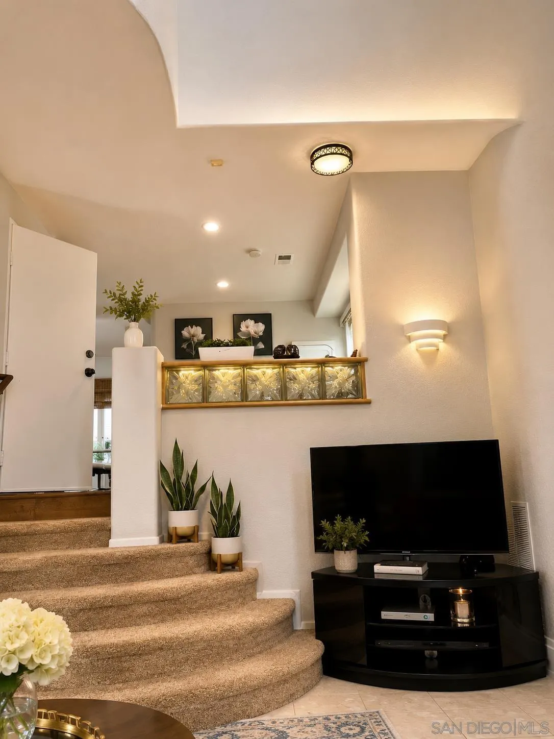 https://cdn.realtyfeed.com/cdn/127/260011241/88dfbbf519173ca3ffddc1e04b852848.webp