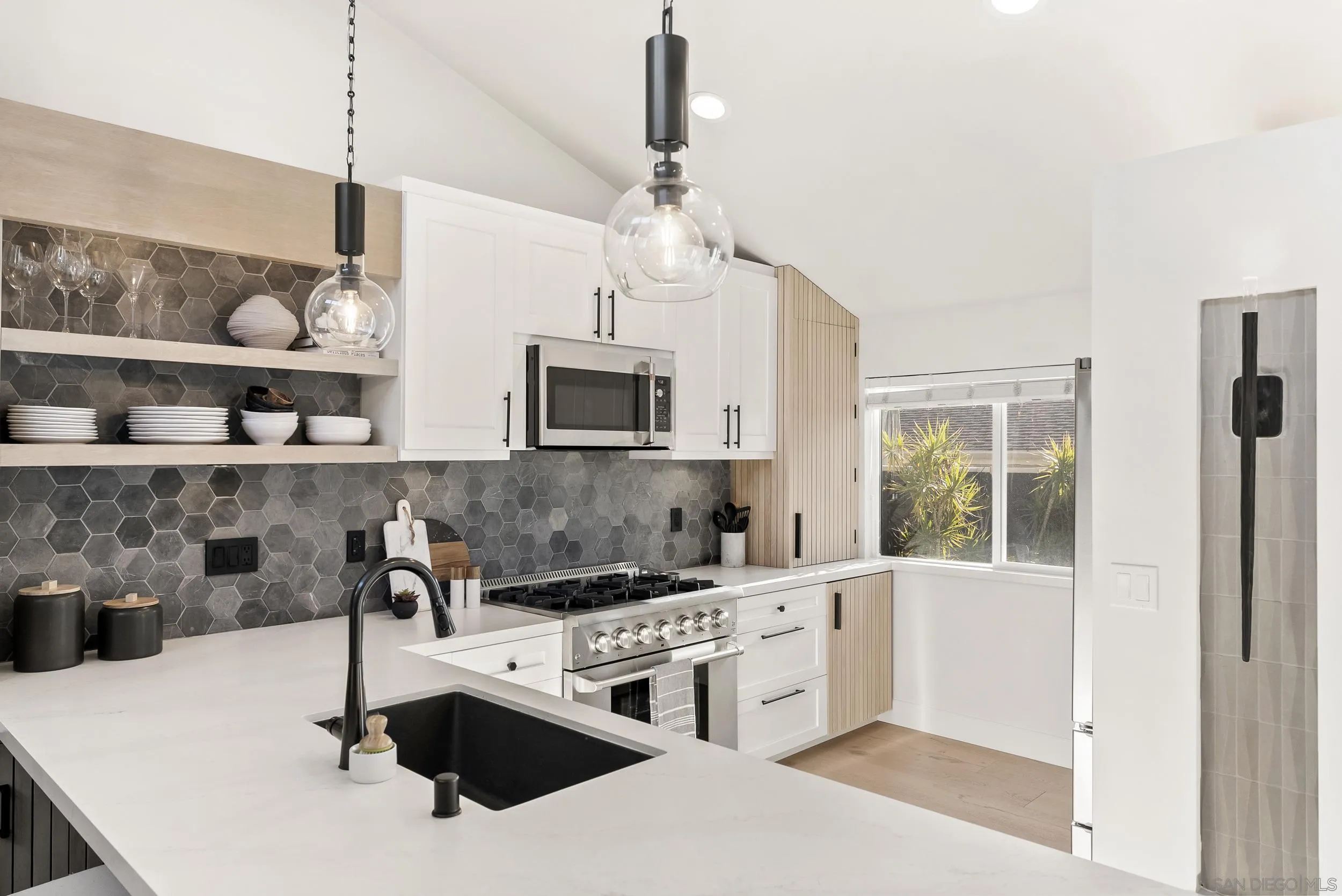 https://cdn.realtyfeed.com/cdn/127/260011243/29c6f84bf341a69ddd58b57af3b8121b.webp