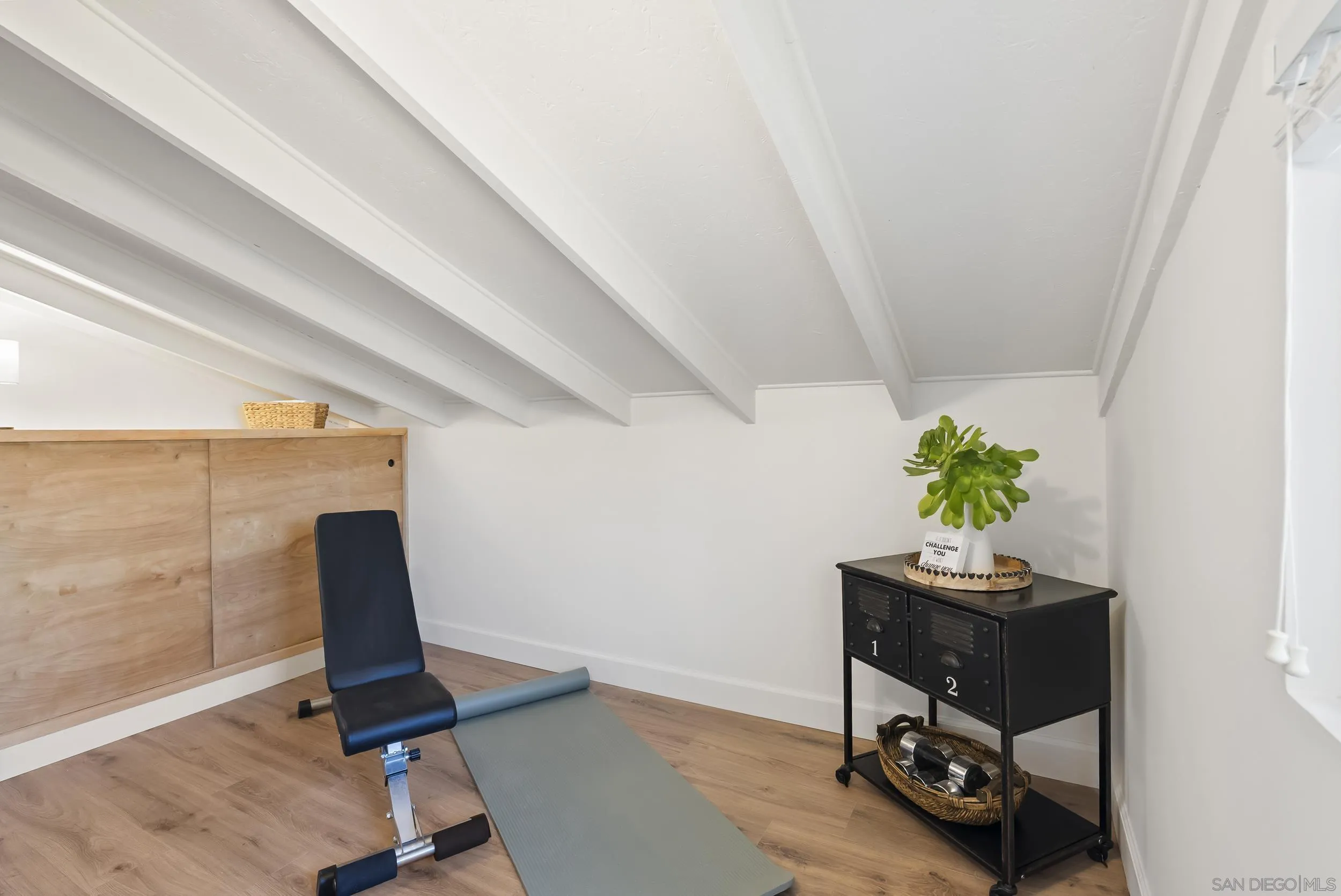 https://cdn.realtyfeed.com/cdn/127/260011243/2c069e22acaef1982191e906825b847a.webp