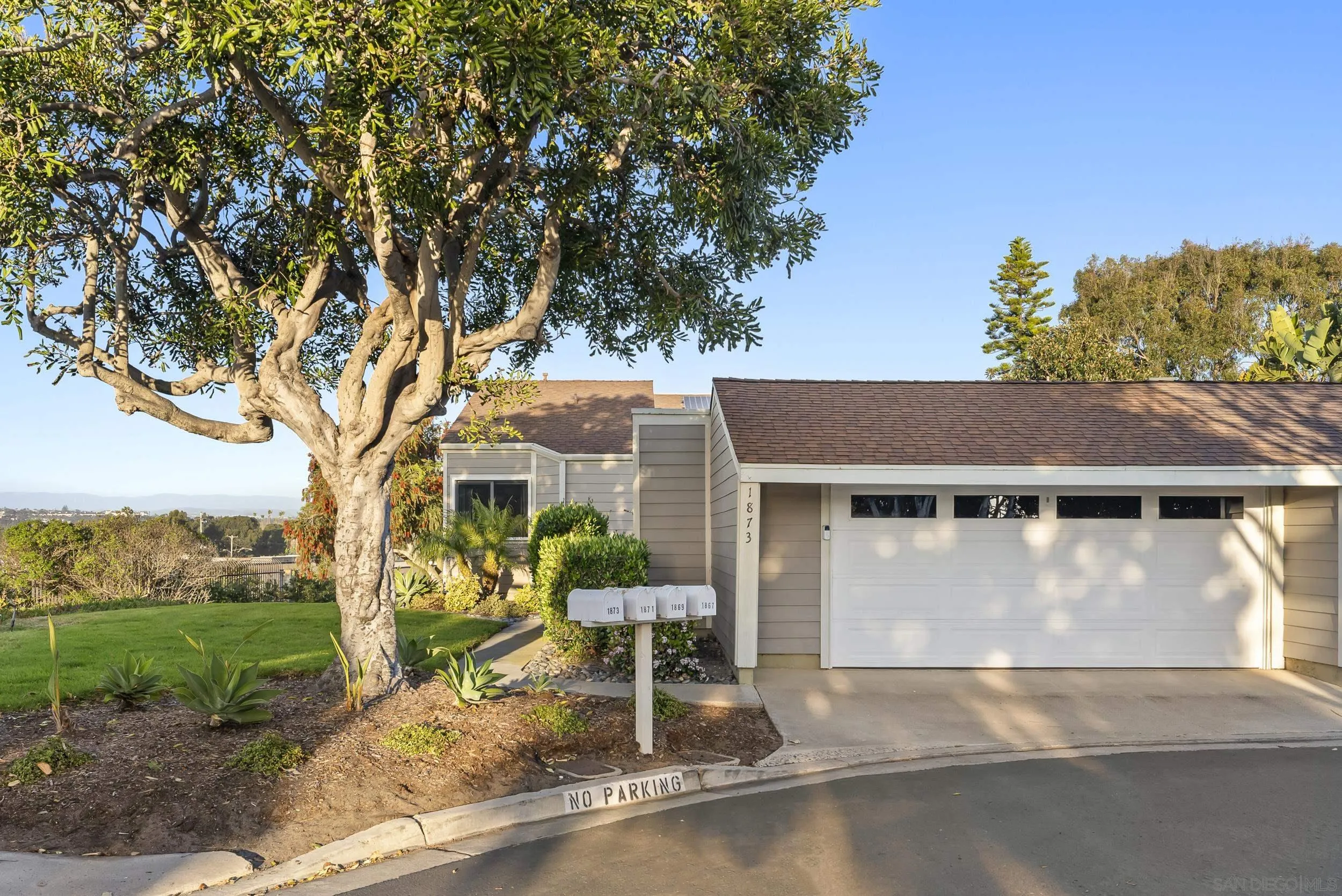 https://cdn.realtyfeed.com/cdn/127/260011243/f68e485d5c322cad51062d33d9d79301.webp